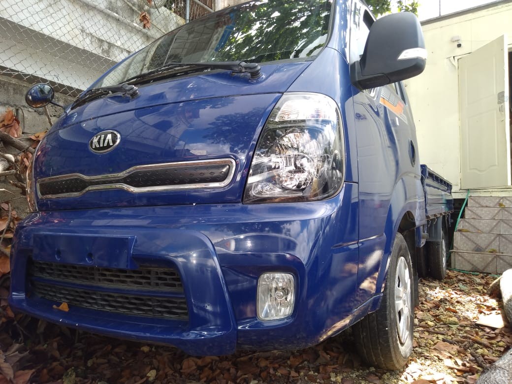 camiones y vehiculos pesados - KIA BONGO 2018 AZUL RECIEN IMPORTADO.