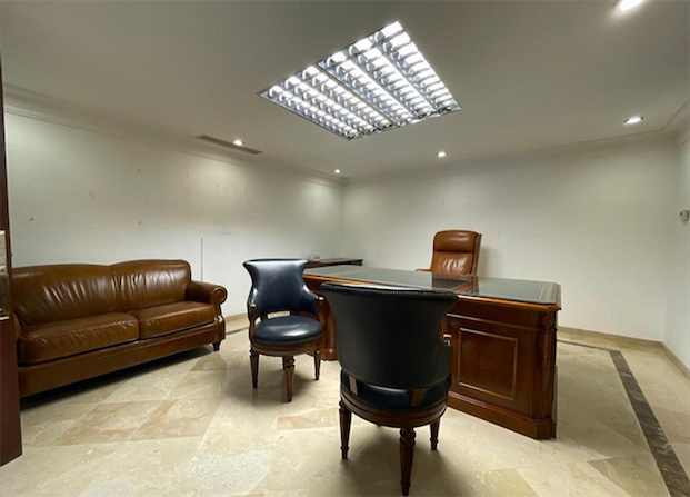 oficinas y locales comerciales - Local amplio en Naco 600 m 5