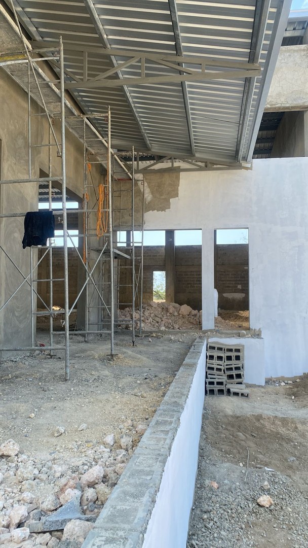 otros inmuebles - Nave con edificación de oficinas en renta en Av. Jacobo Majluta  7