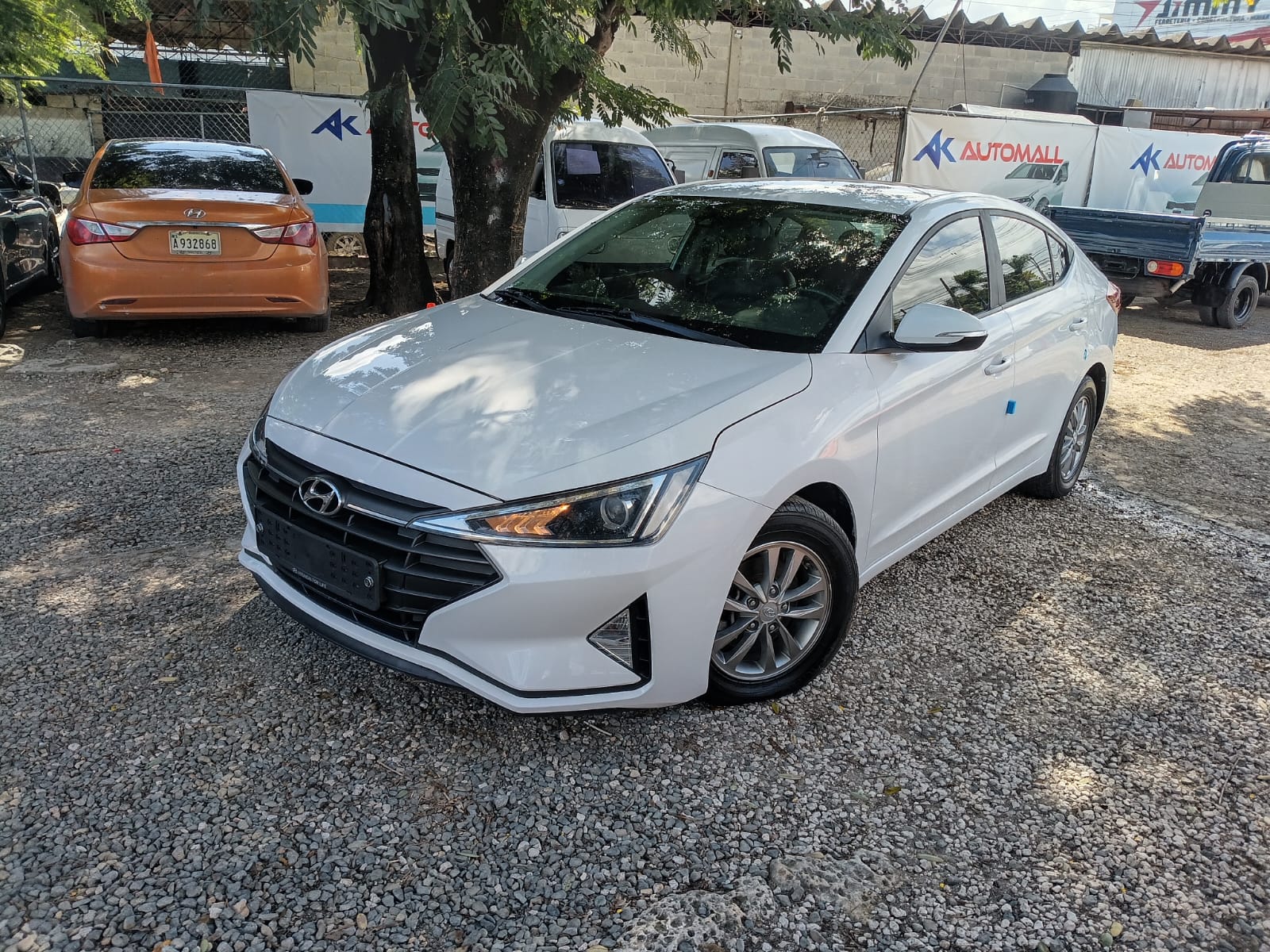 carros - HYUNDAI AVANTE LPI 2019 BLANCO  0
