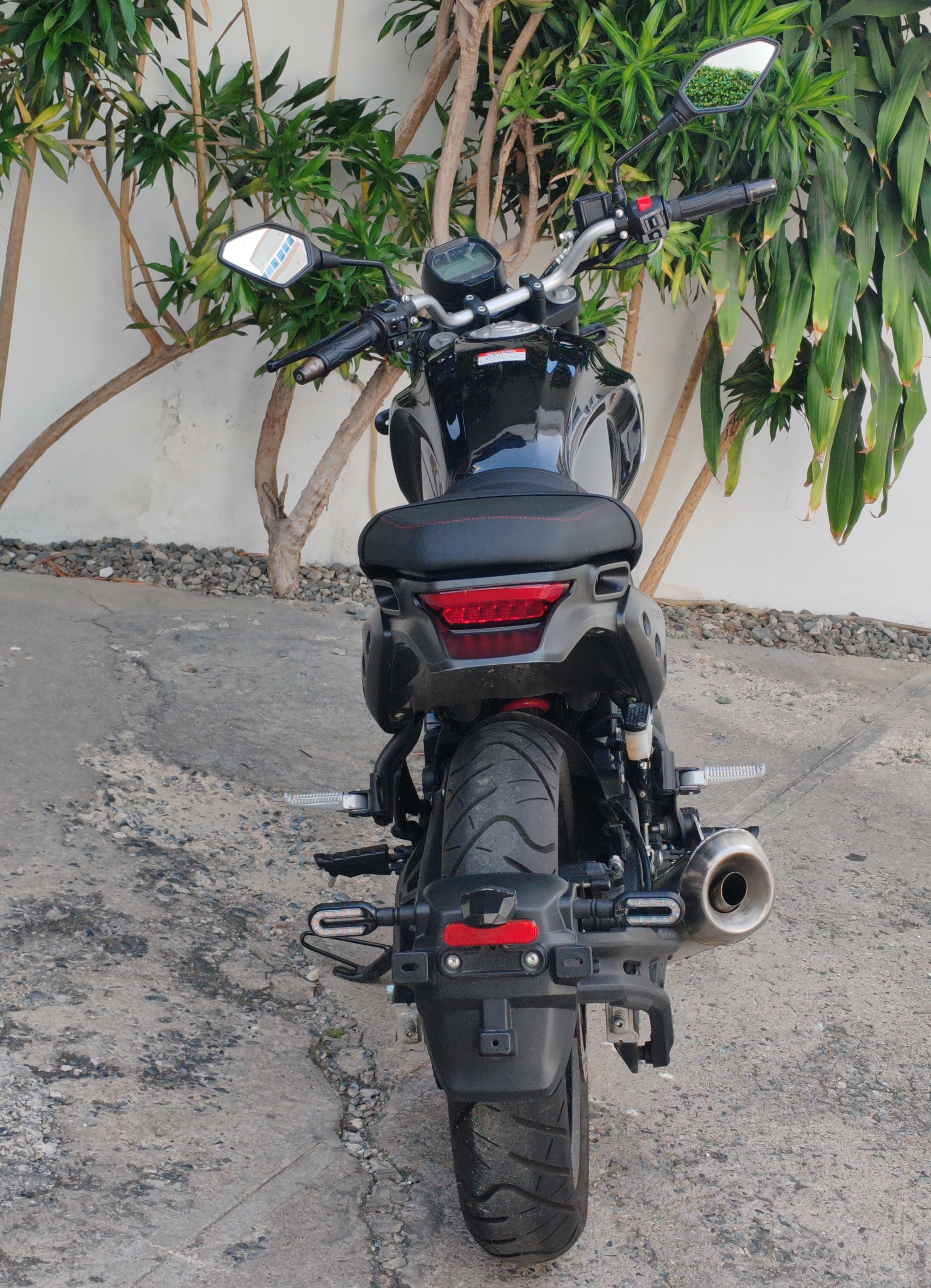 motores y pasolas - Loncin AC4 250C color negro Seminueva 1