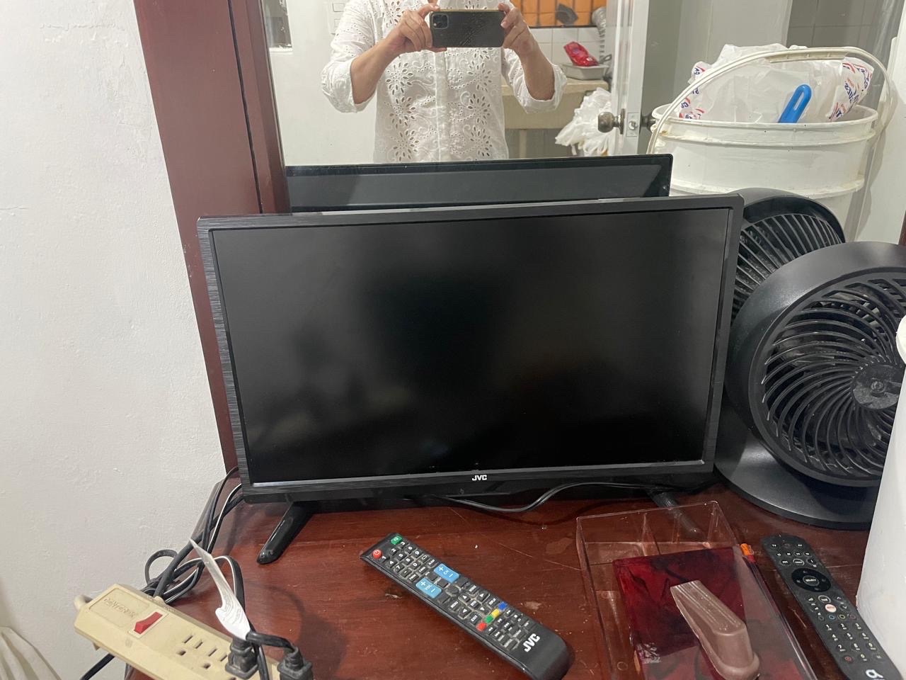 electrodomesticos - televisor S-Mart TV como nuevo  0