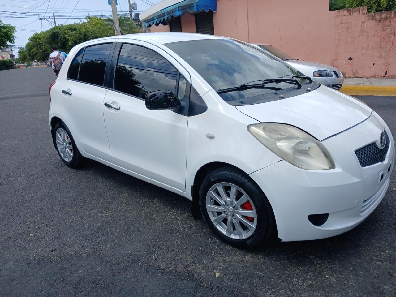 otros vehiculos - Toyota Vitz 4CL año 2007  4