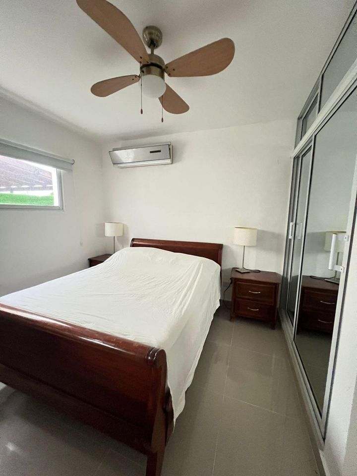 casas - Casa en Alquiler, 2habitac. amueblada. Punta Cana 9