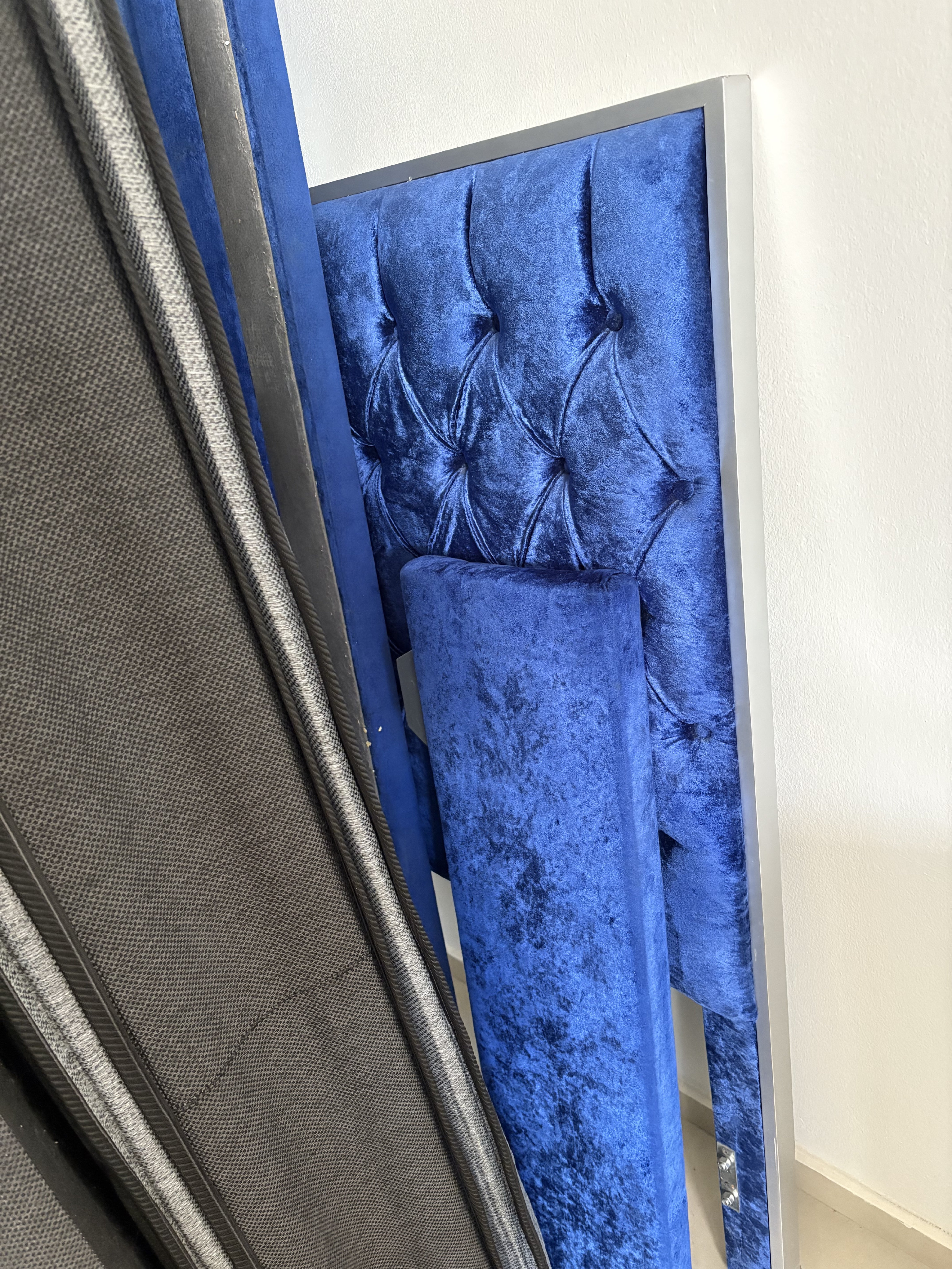 muebles y colchones - cama twin en venta, perfecta condiciones. color azul  0