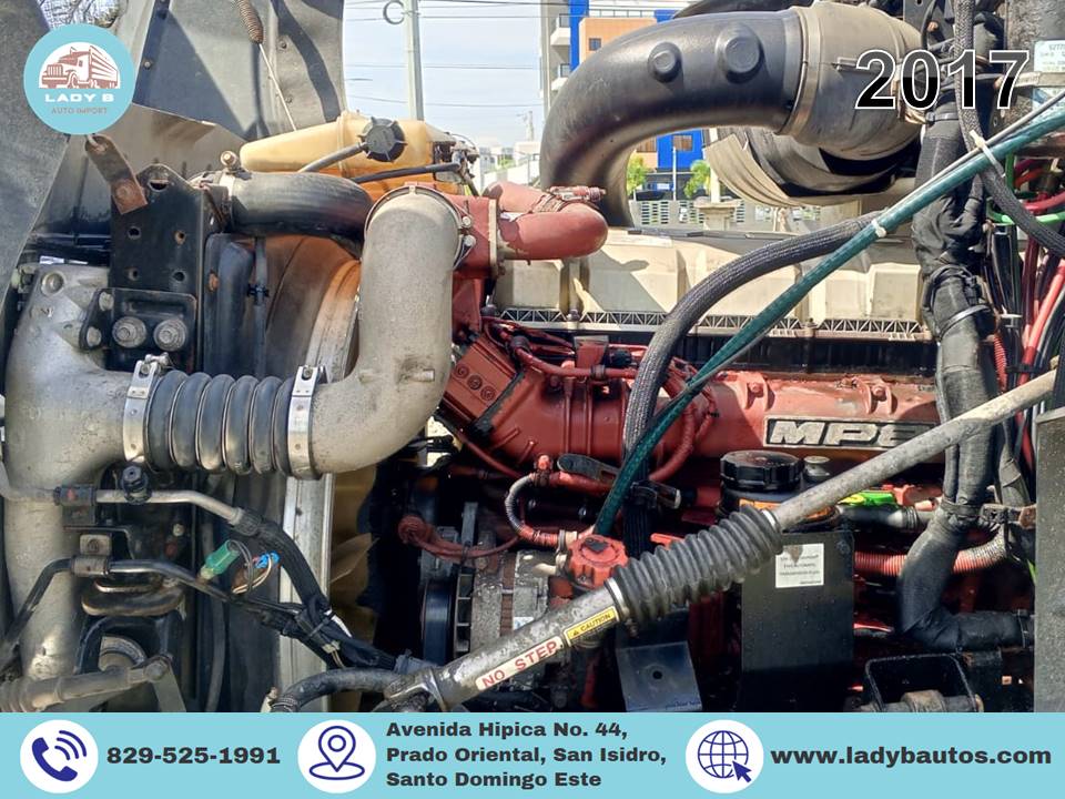 camiones y vehiculos pesados - Mack Pinnacle 2017 9