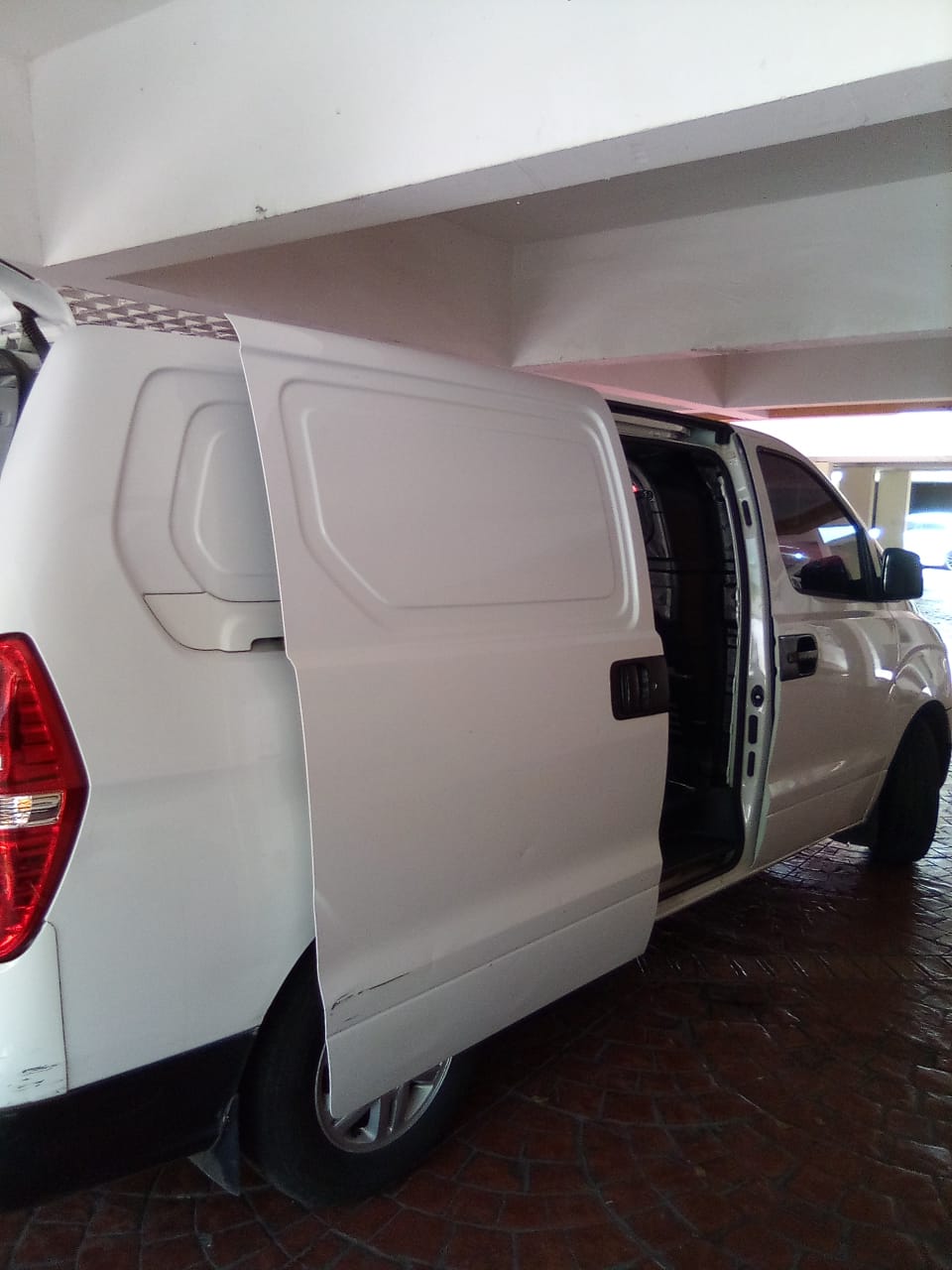 jeepetas y camionetas - Hyundai h1 2017 diesel furgoneta 4