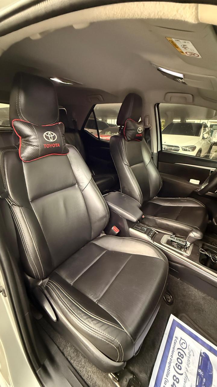 jeepetas y camionetas - Toyota fortuner 2022 1