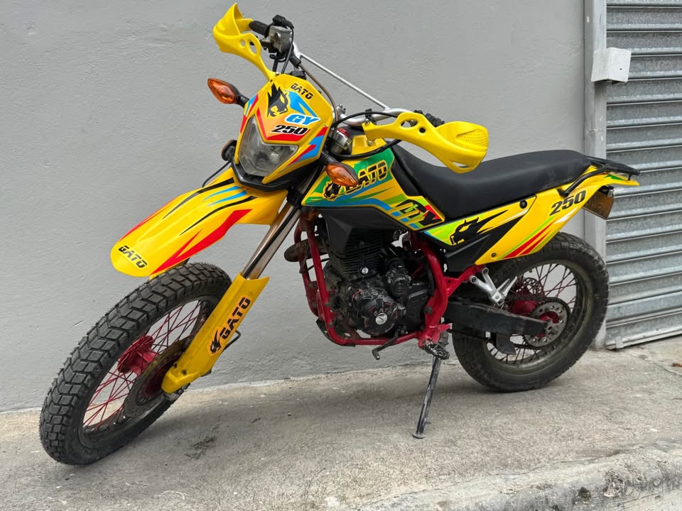 motores y pasolas - Super gato enduro gy250 2020 como nuevo