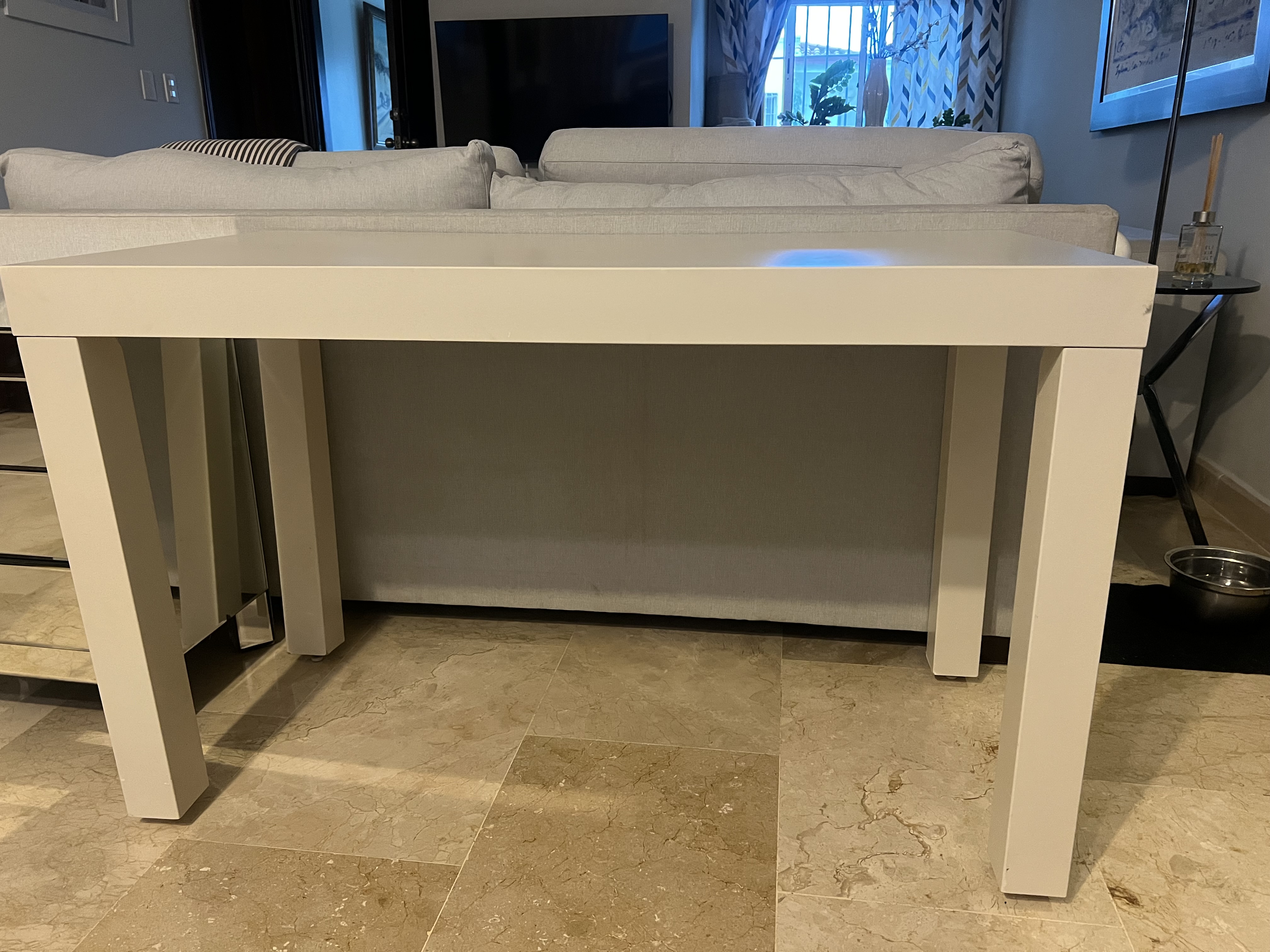 muebles y colchones - Escritorio blanco como nuevo 1