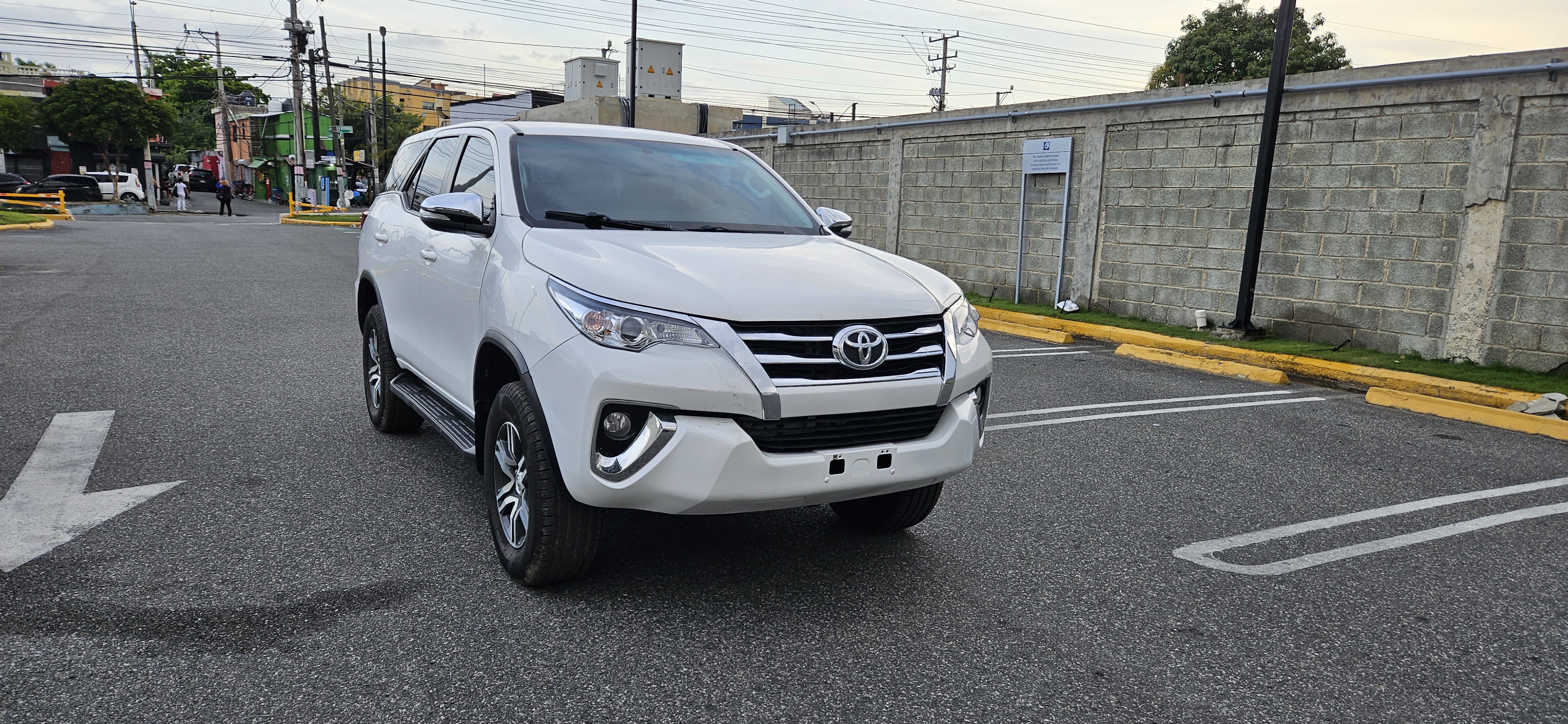 jeepetas y camionetas - Toyota fortuner 2018 3 filas 6