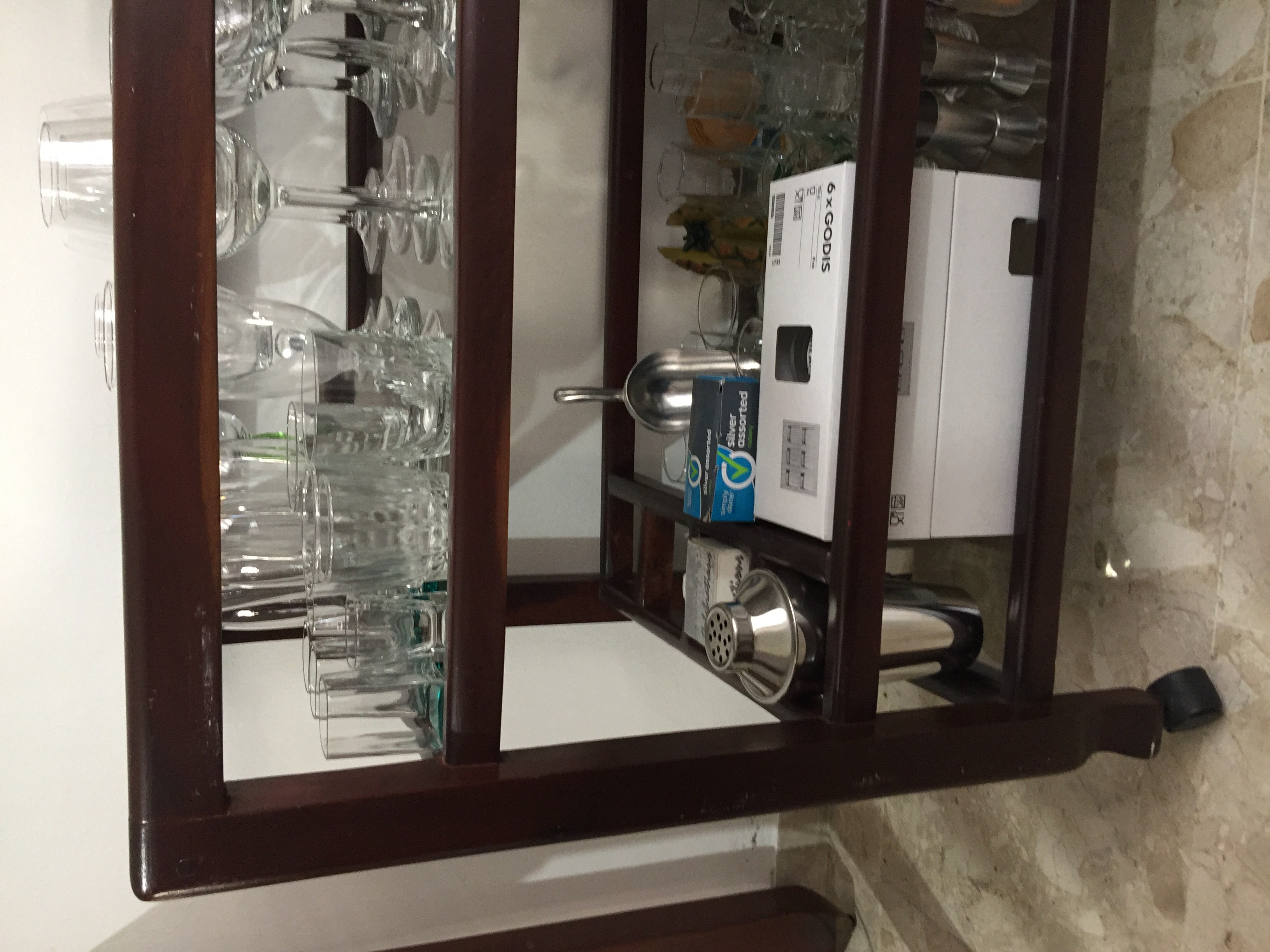 muebles y colchones - Bar en caoba.  2