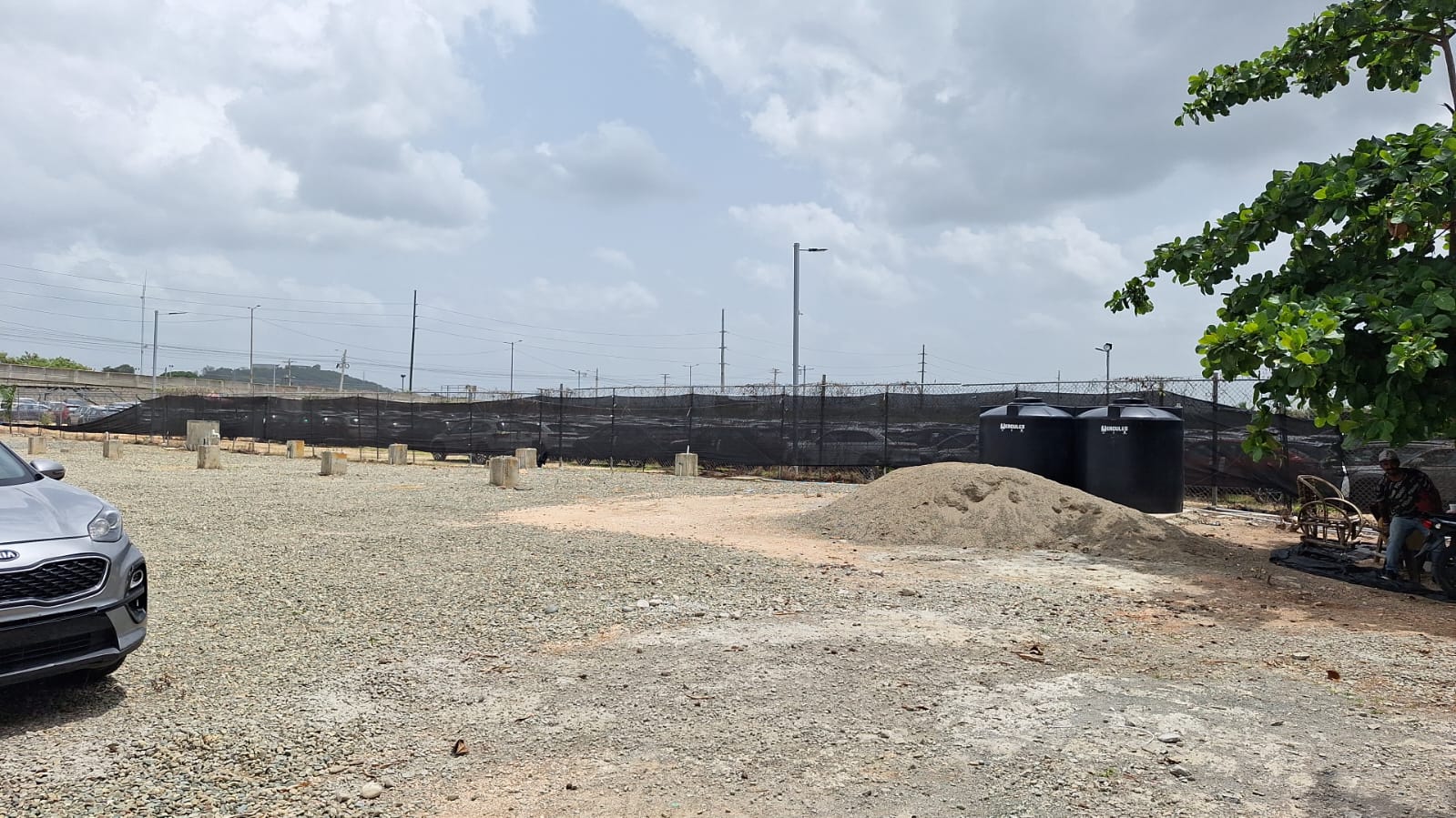 solares y terrenos - Solar en la Autopista Duarte de 12mil metros  9