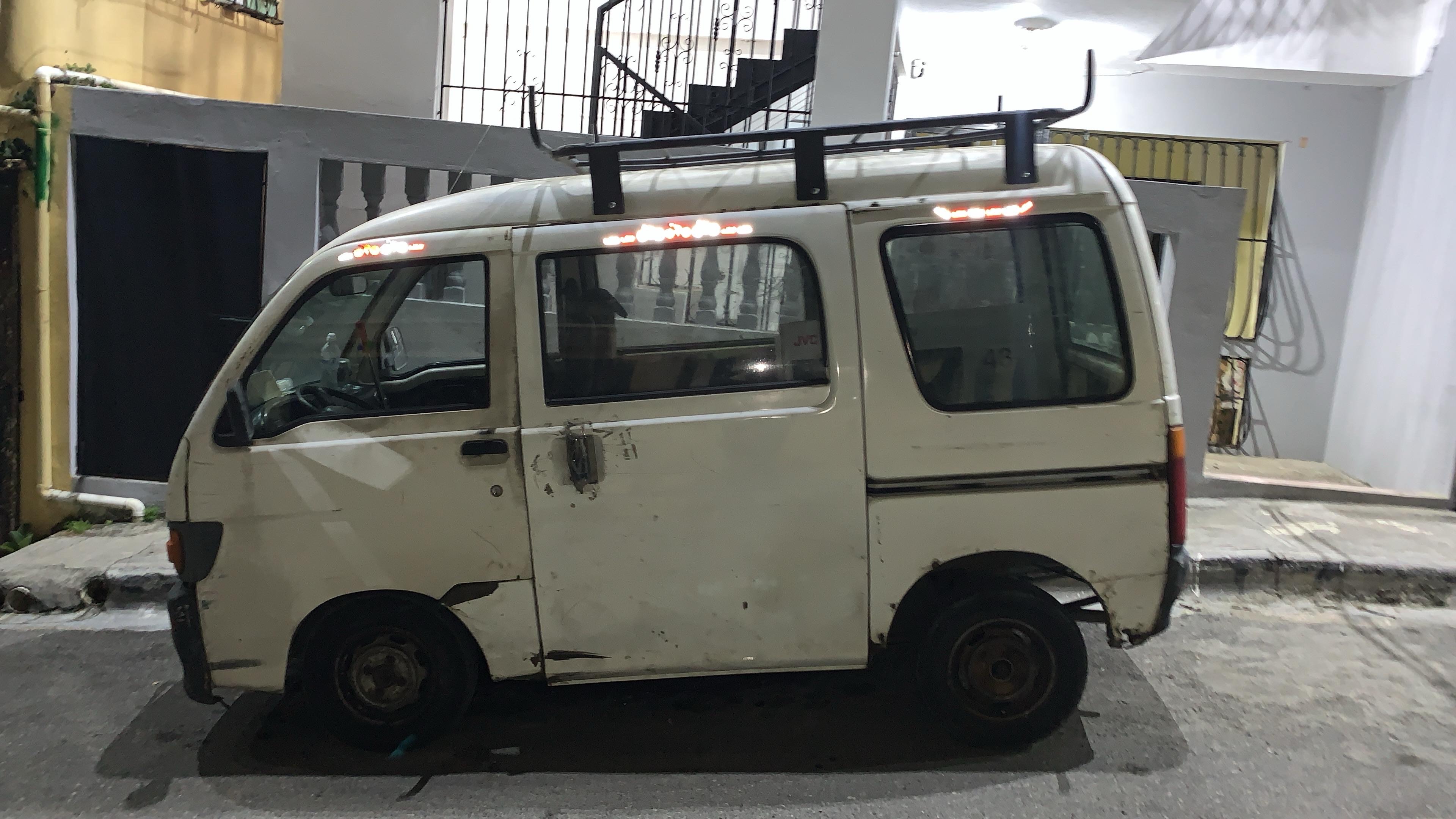 carros - Daihatsu Hijet mini van 2000 1