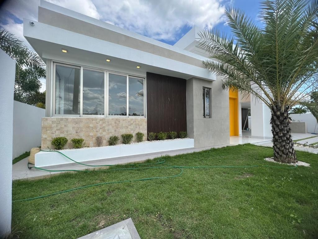 casas - Casa Completamente Nueva en Proyecto Cerrado, Llanos de Gurabo  0