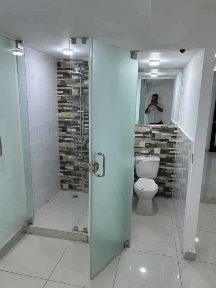 oficinas y locales comerciales - Amplio espacio comercial de 133m2 NACO 5