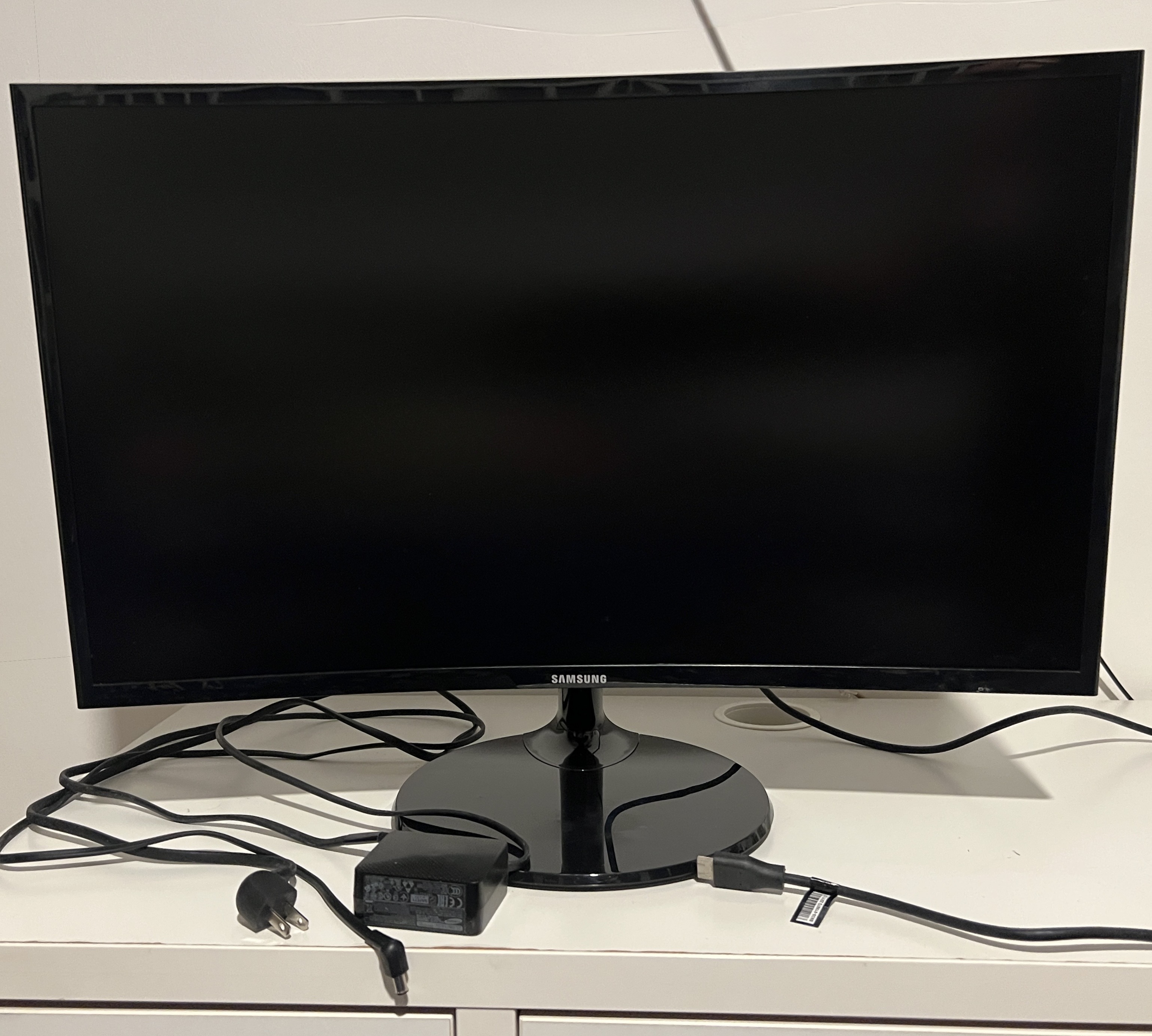 computadoras y laptops - Monitor Samsung de 27 pulgadas, LED 60Hz Full HD 1080P Gaming Diseño delgado 

 2
