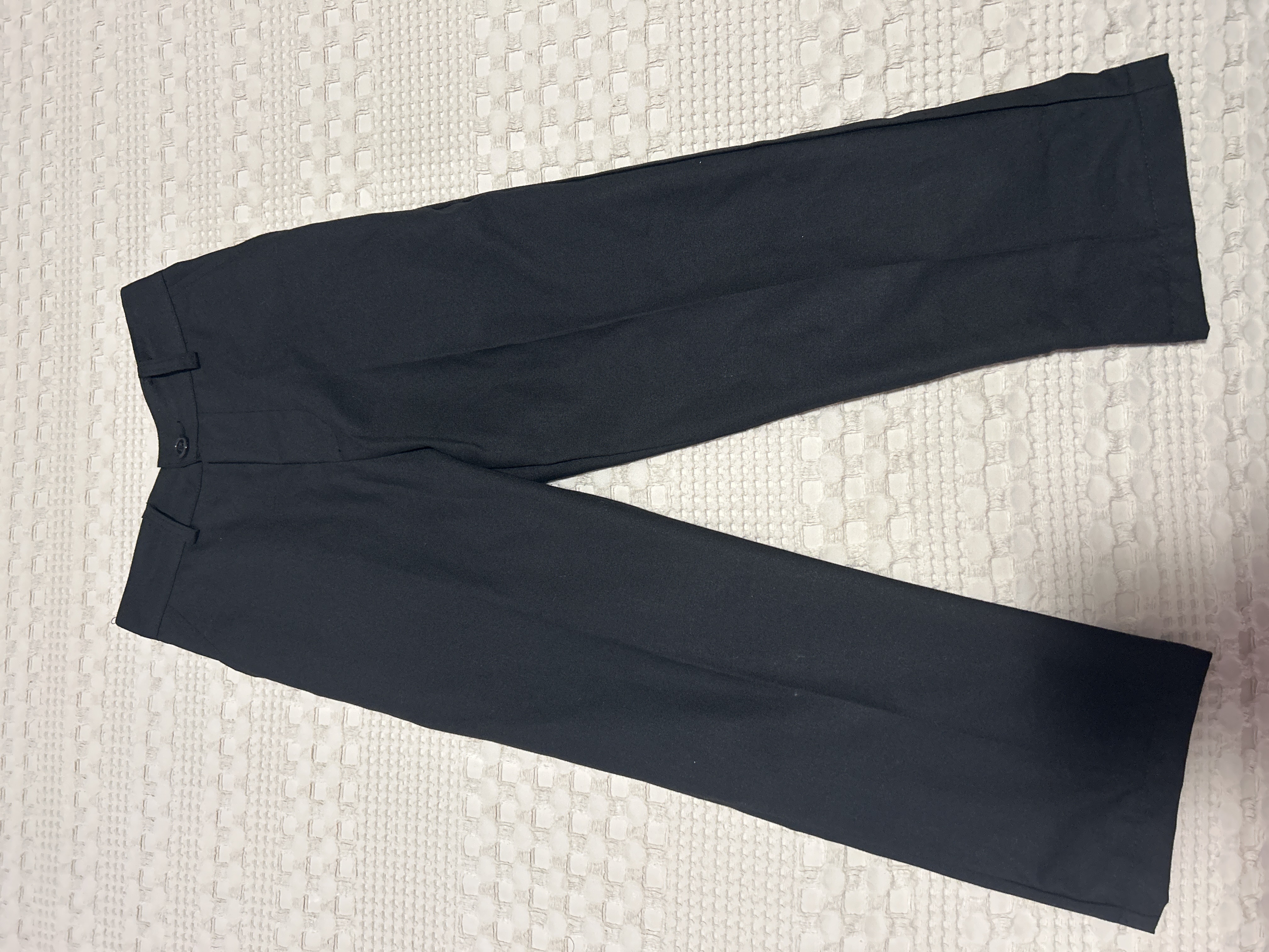 ropa y zapatos - Pantalón negro de vestir: $900. chacabana disponible en $2,000