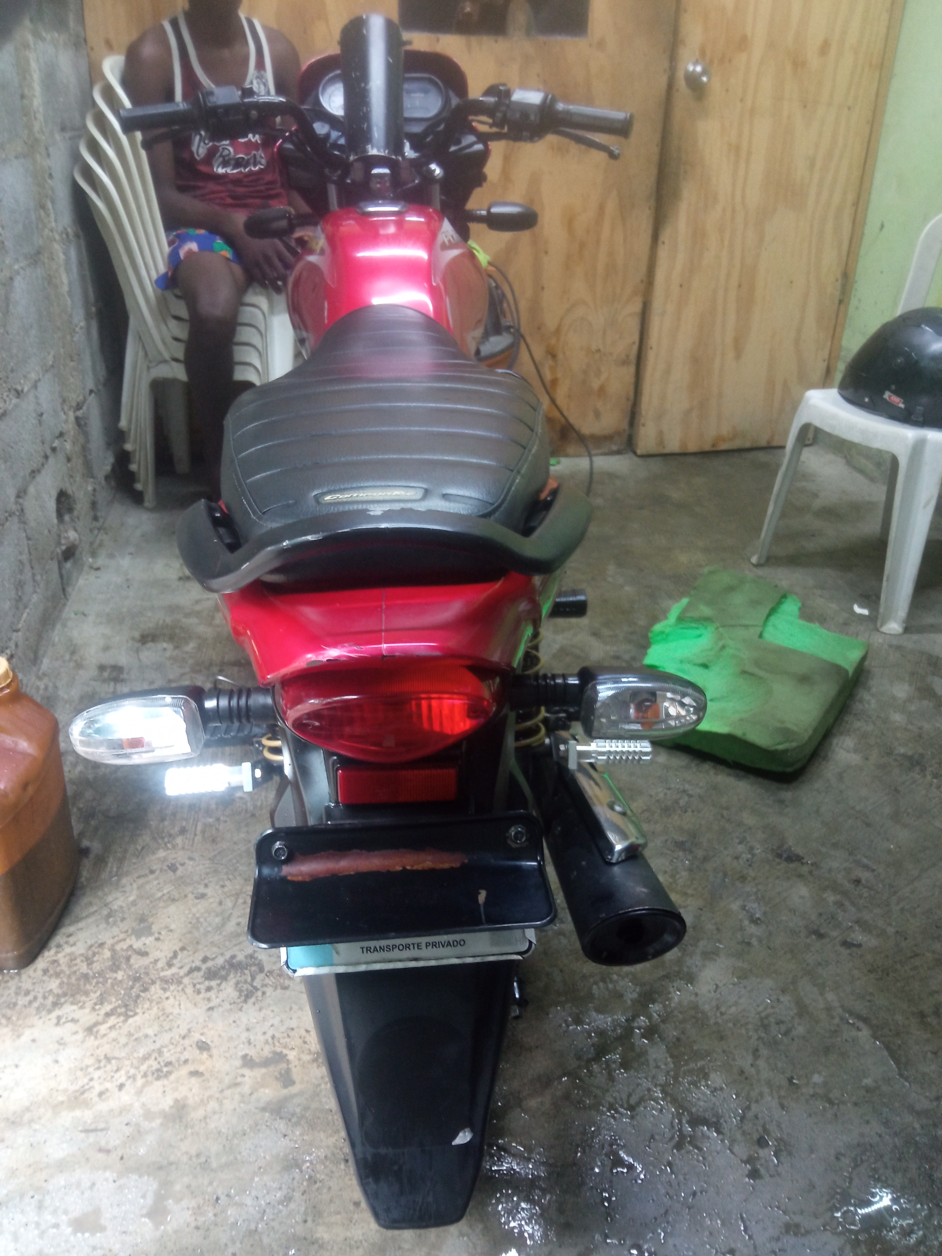 motores y pasolas - Montor vajaj 100 papeles en mano  0