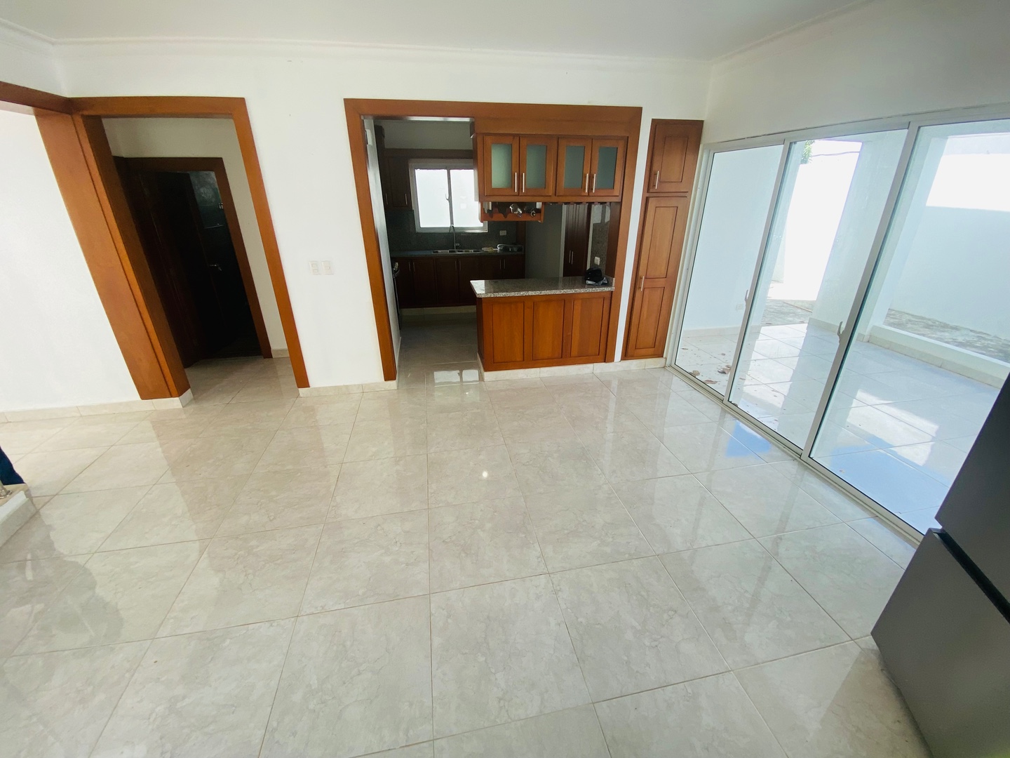 casas - ELEGANTE Y MODERNA CASA EN VENTA EN SANTIAGO DE LOS CABALLEROS
 3