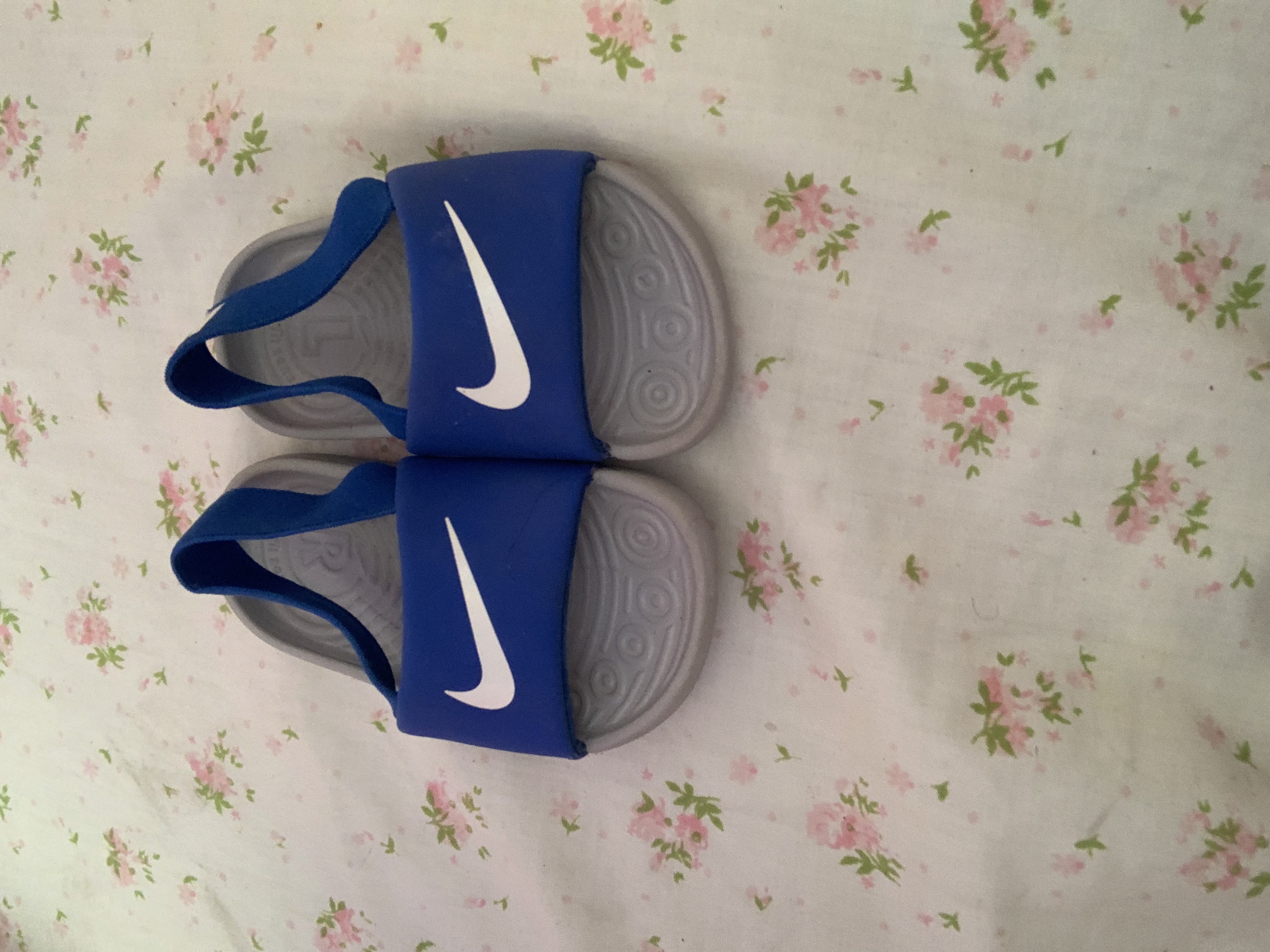 ropa y zapatos - Sandalias Nike para bebés  2