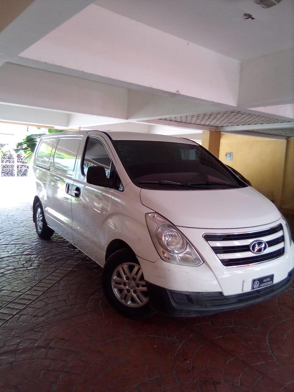 jeepetas y camionetas - Hyundai h1 2017 diesel furgoneta 5