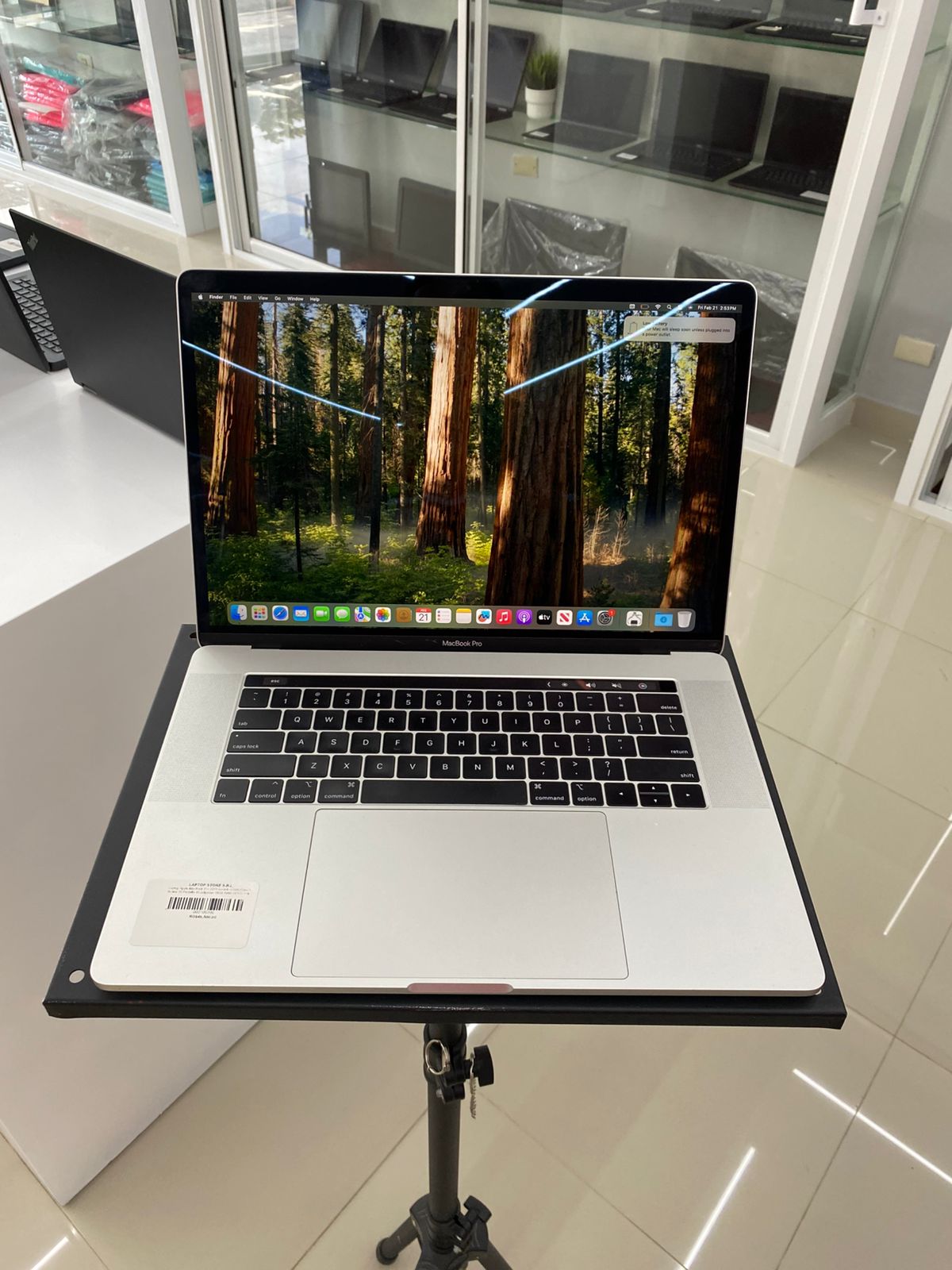 computadoras y laptops - Laptop Apple MackBook Pro 2018 core i7 16GB RAM 51