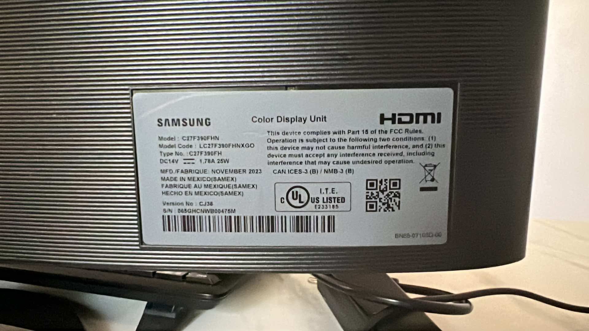 computadoras y laptops - Monitor Samsung curved de 27 pulgadas  0