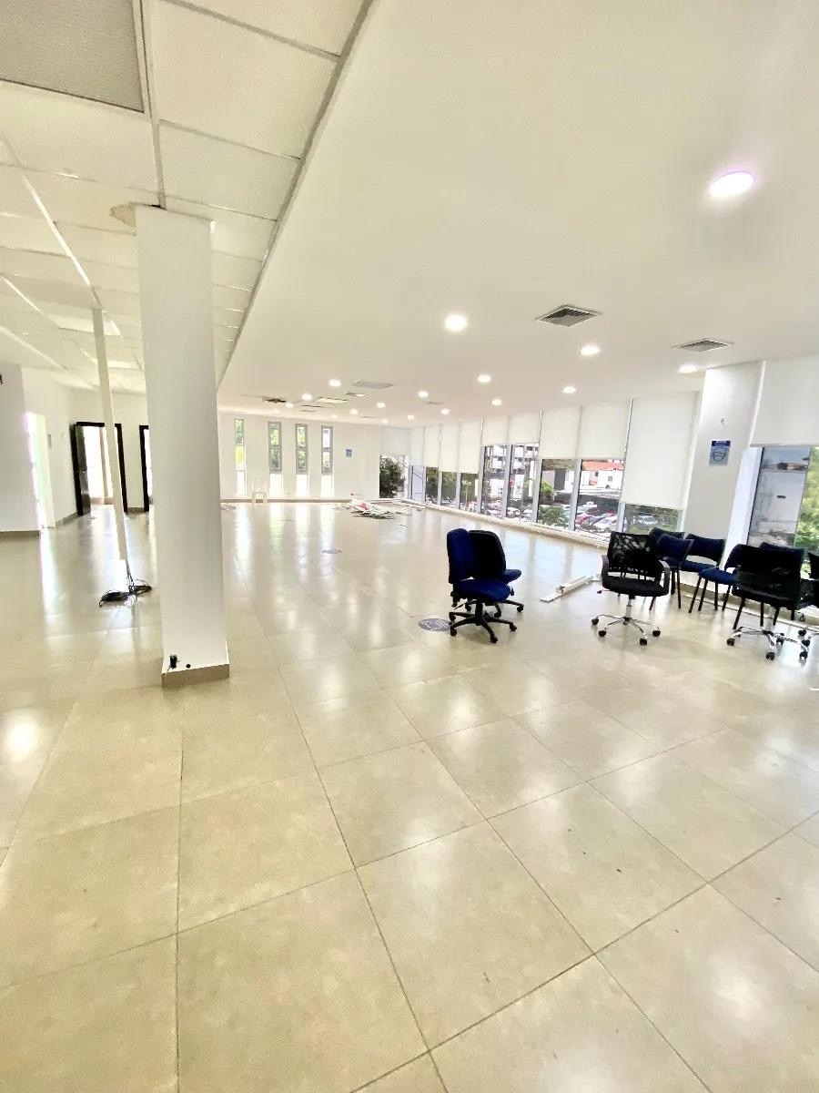 oficinas y locales comerciales - Amplio Local En Renacimiento Alquiler 2
