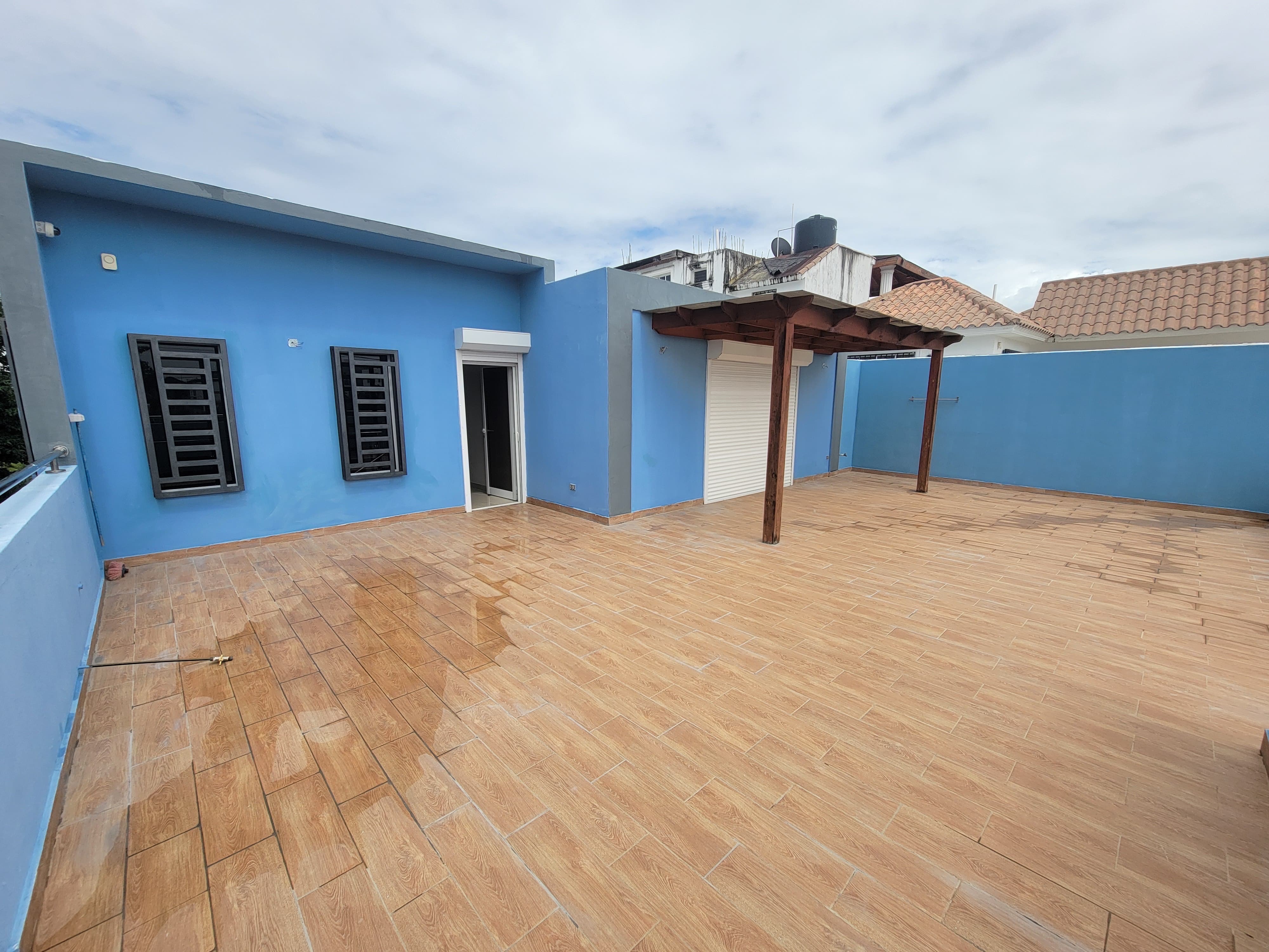 casas - venta de casa en la autopista de san Isidro prado oriental con 341mts de 4hab 1
