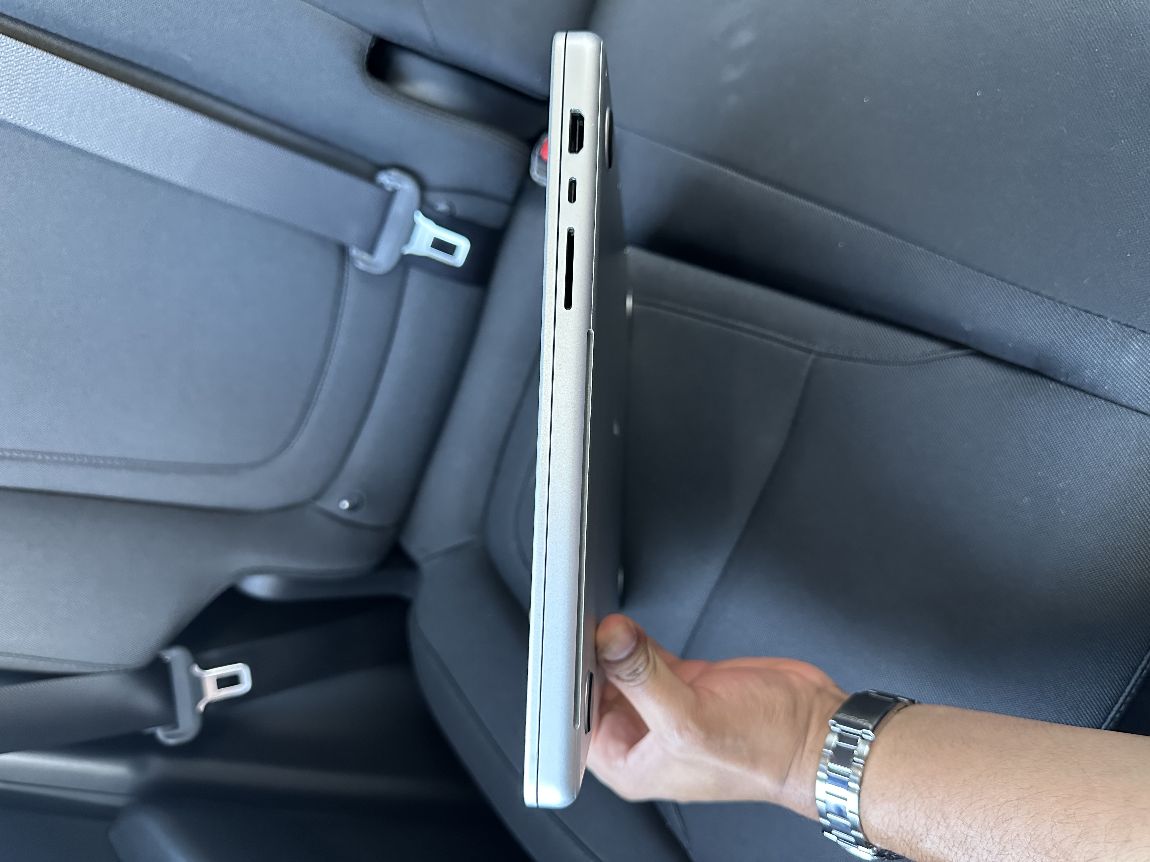 computadoras y laptops - MacBook Pro (16-inch, 2021) M1 Pro 16GB 512GB SSD 3