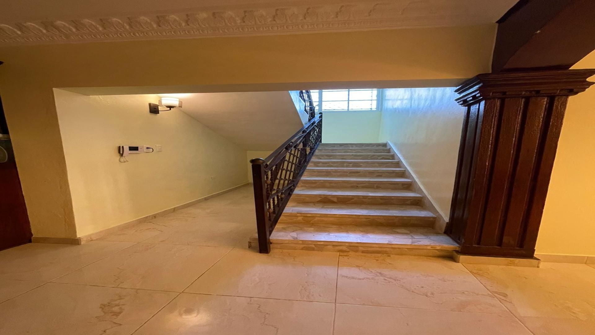 casas - Maravillosa casa en Santo Domingo este 3