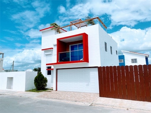 casas vacacionales y villas - Villa de 2 niveles ubicado en la Romana frente al nuevo hotel Hilton 8