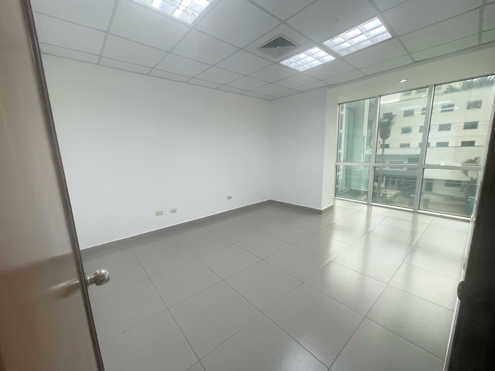 oficinas y locales comerciales - Local corporativo céntrico  1