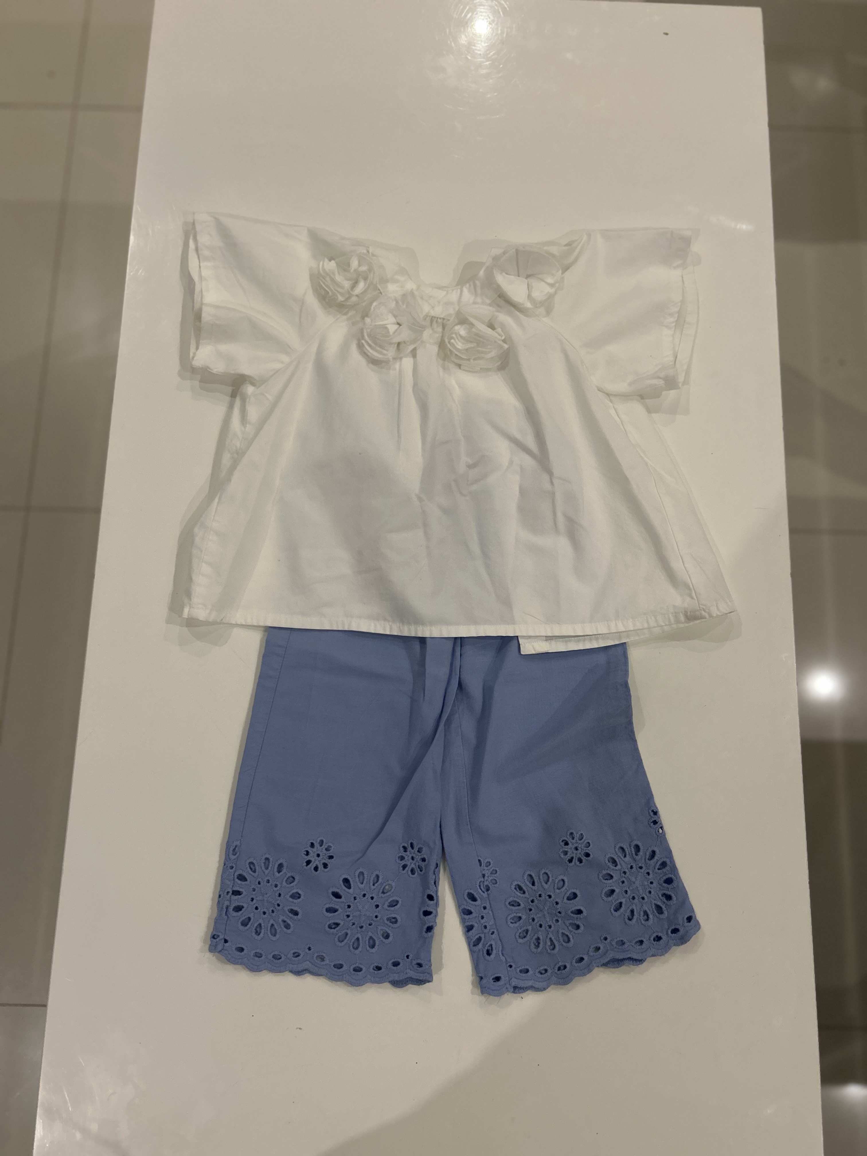 ropa y zapatos - Vendo en combo 5 outfits para niñas de 2 años 1