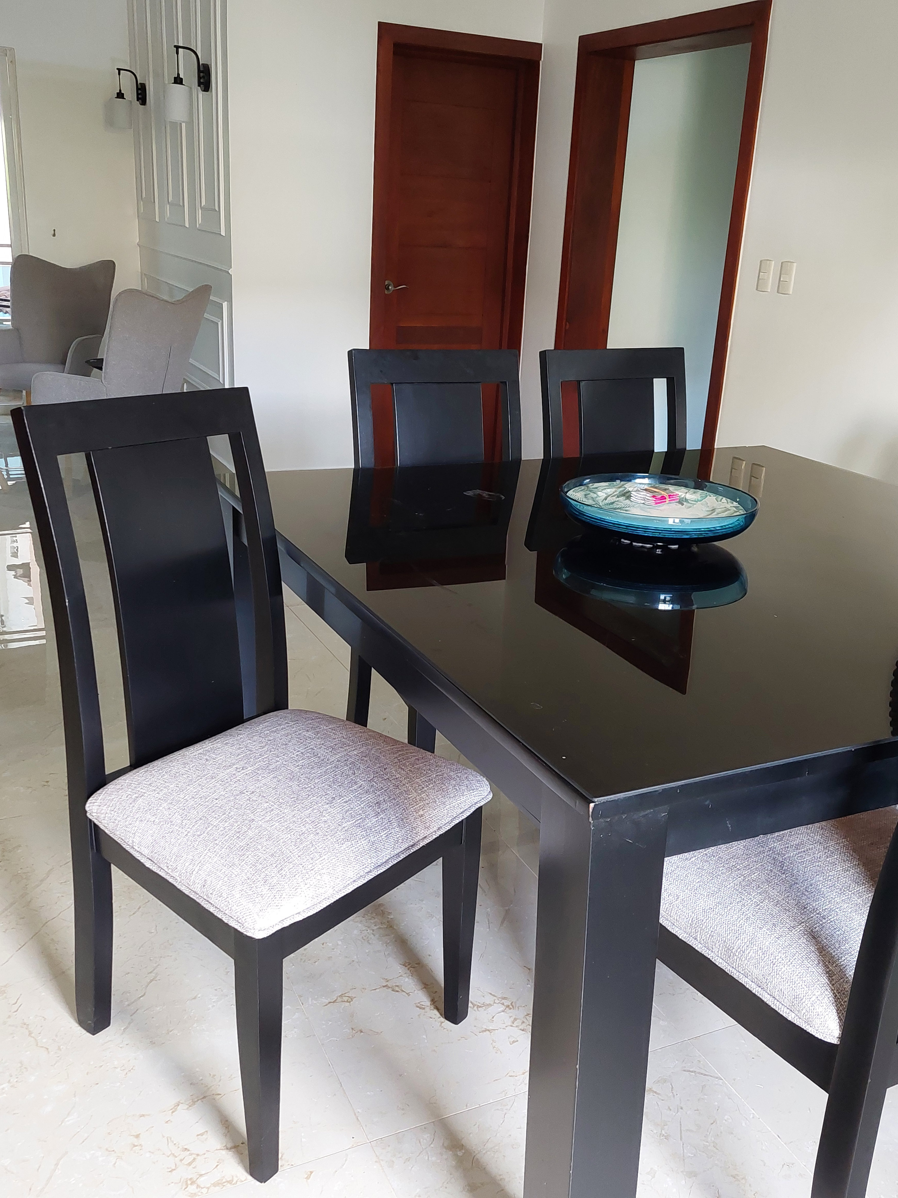 muebles y colchones - Juego de comedor en Caoba 100% 0