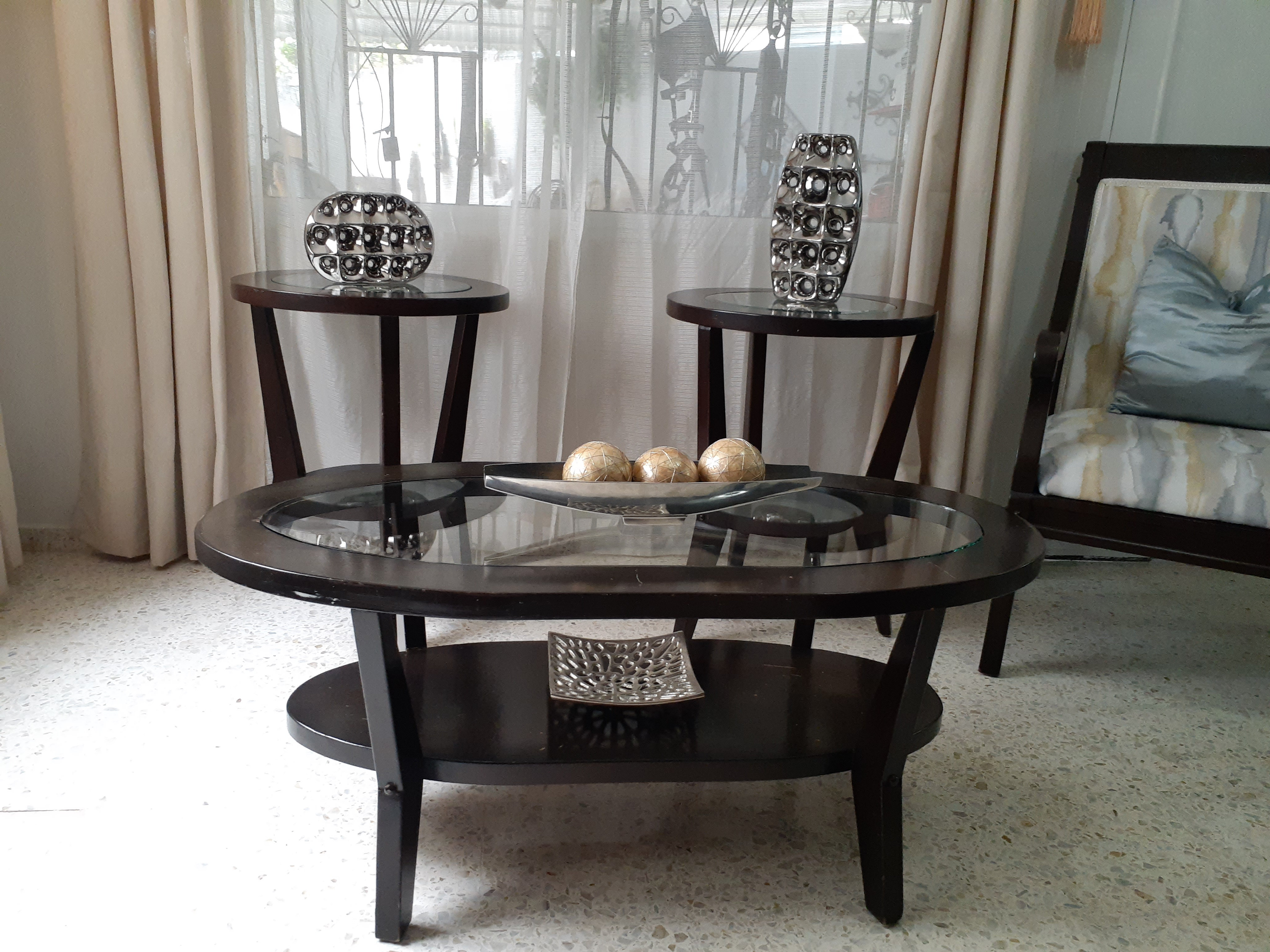 muebles y colchones - Hermoso juego de mesa de centro y laterales en caoba original 0