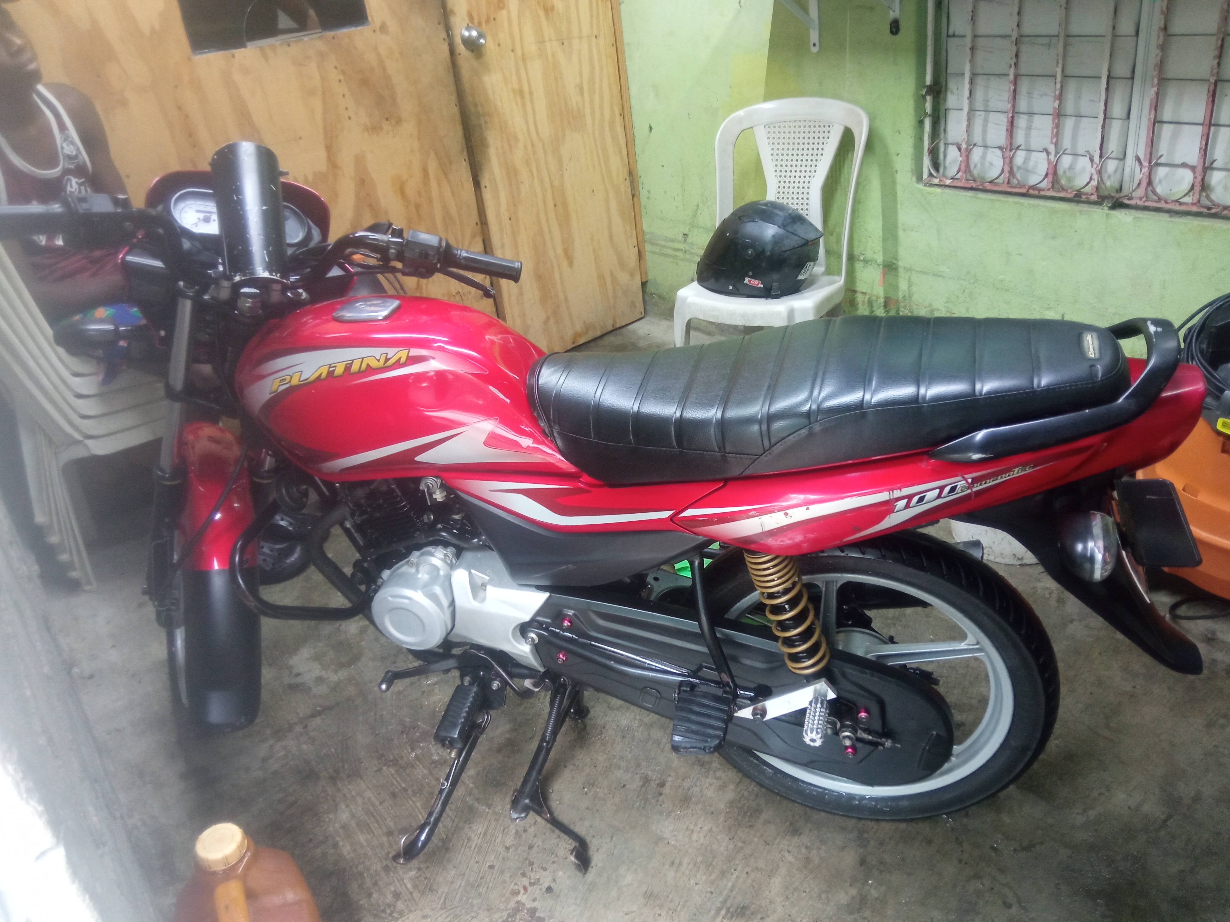 motores y pasolas - Montor vajaj 100 papeles en mano  1