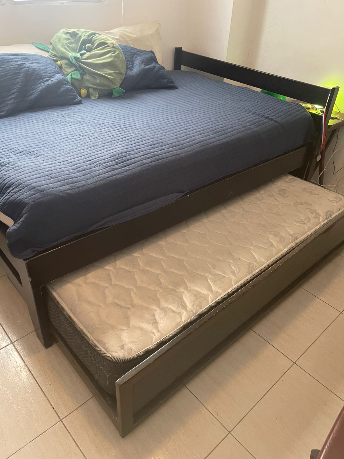 muebles y colchones - Se vende cama doble  0