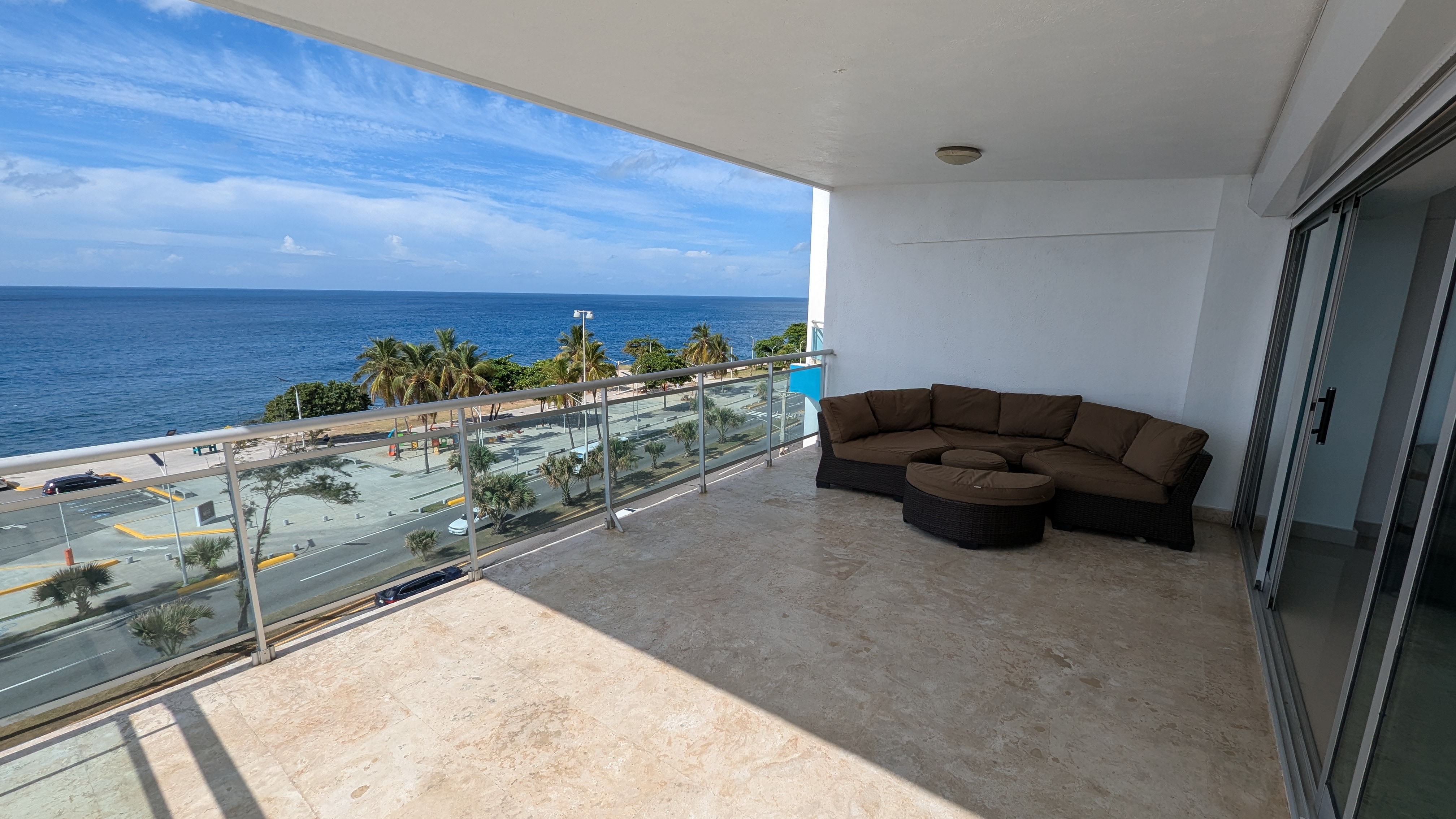 apartamentos - Apartamento amueblado con vista al mar en Santo Domingo  3