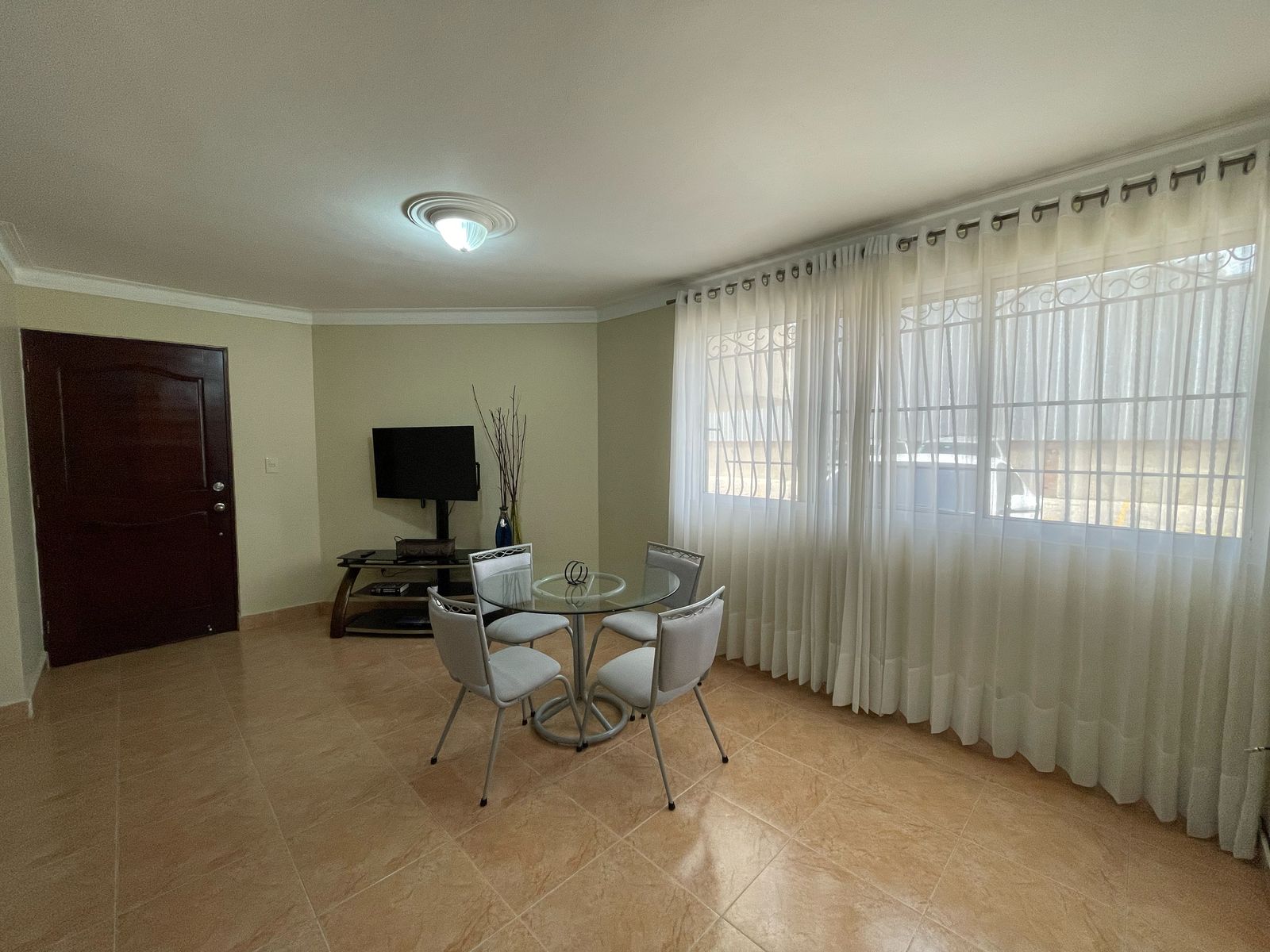 apartamentos - alquilo estudio amueblado atrás de pcmm santiago  2