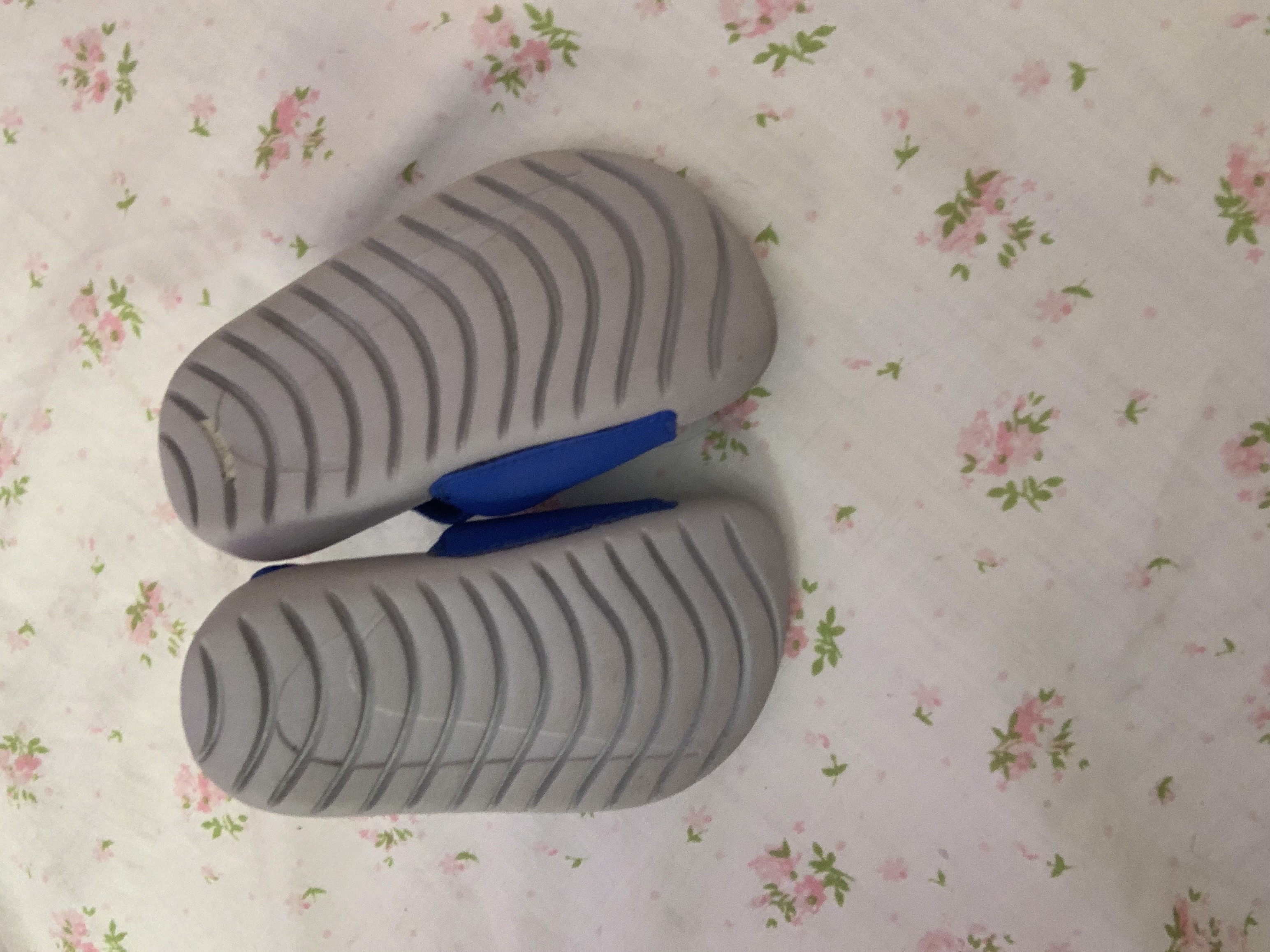 ropa y zapatos - Sandalias Nike para bebés  3