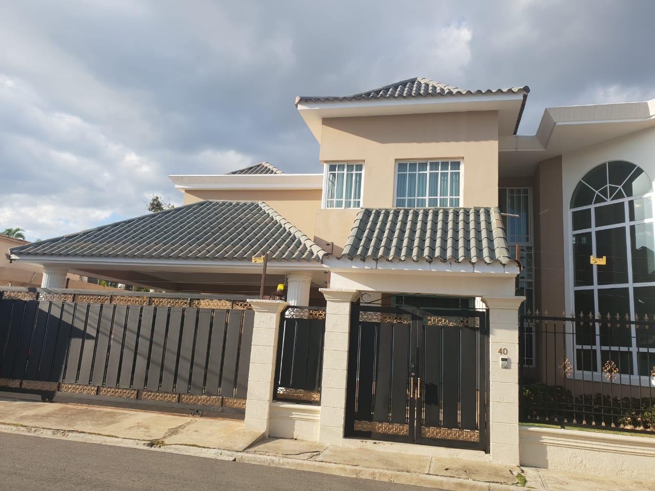 casas - Casa de Oportunidad, En la Vega  3