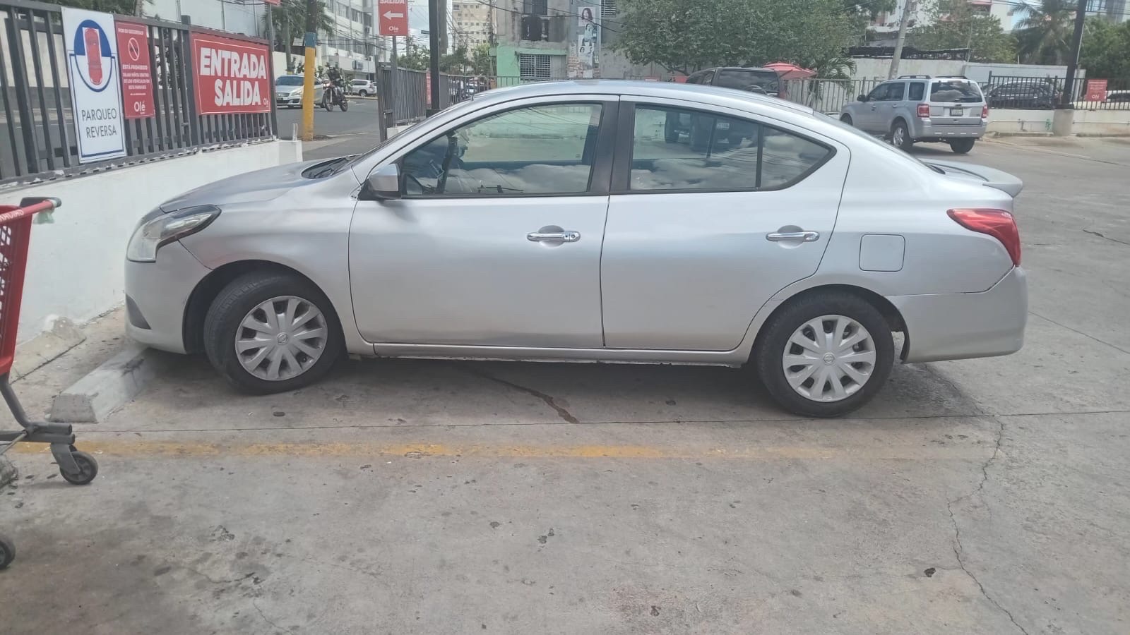 carros - Nissan versa 2016 0
