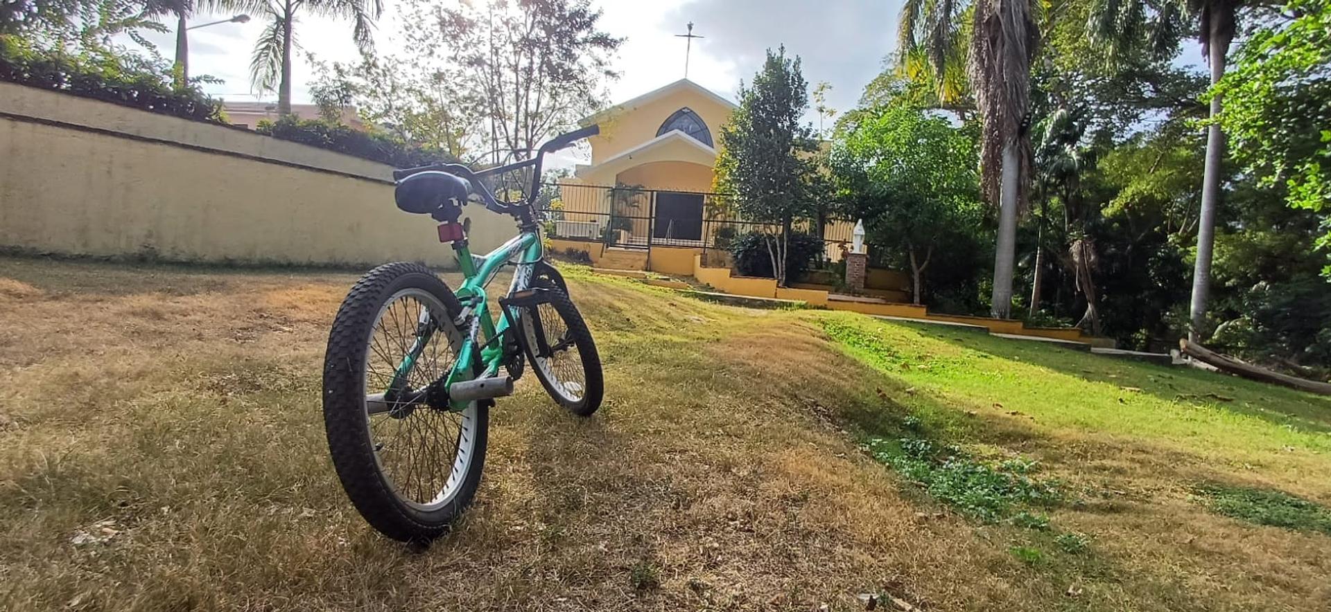bicicletas y accesorios - Vendo BIcicleta BMX 4