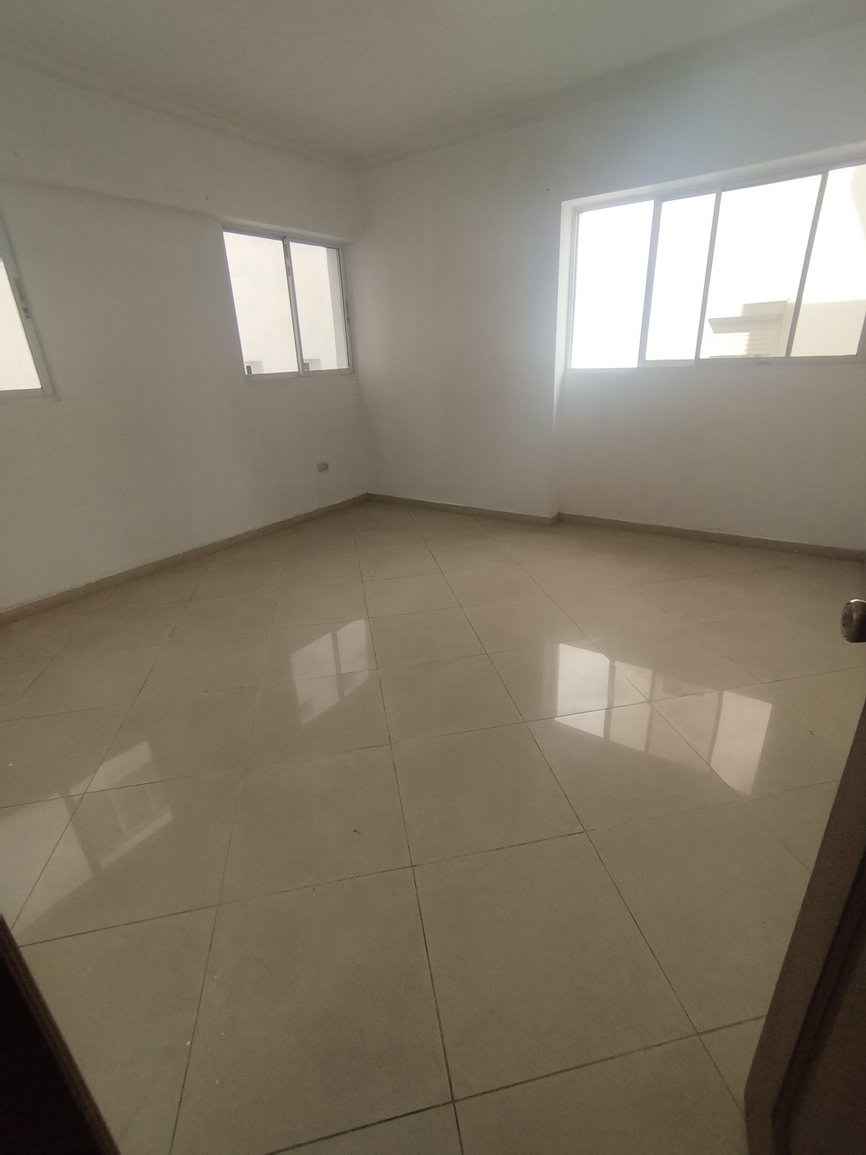 apartamentos - BELLA VISTA ALQUILO SIN INTERMEDIARIOS
APARTAMEMTO 3 HABITACIÓNES 9