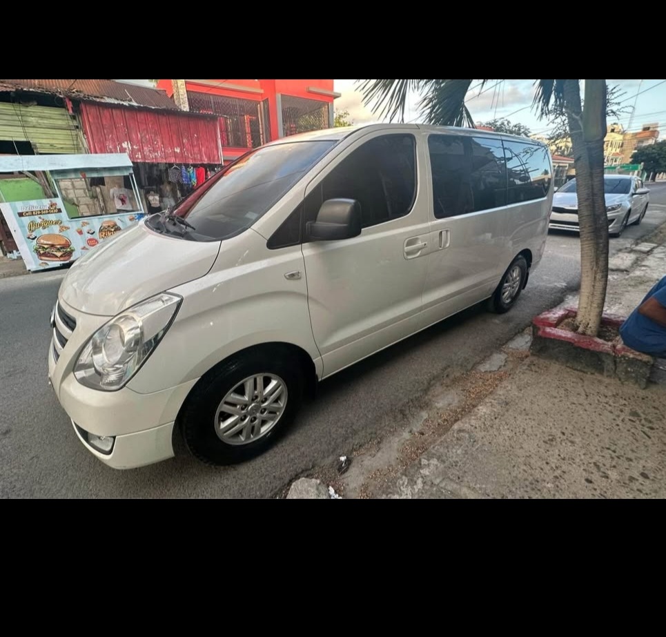 jeepetas y camionetas - Hyundai Starex 2018 0