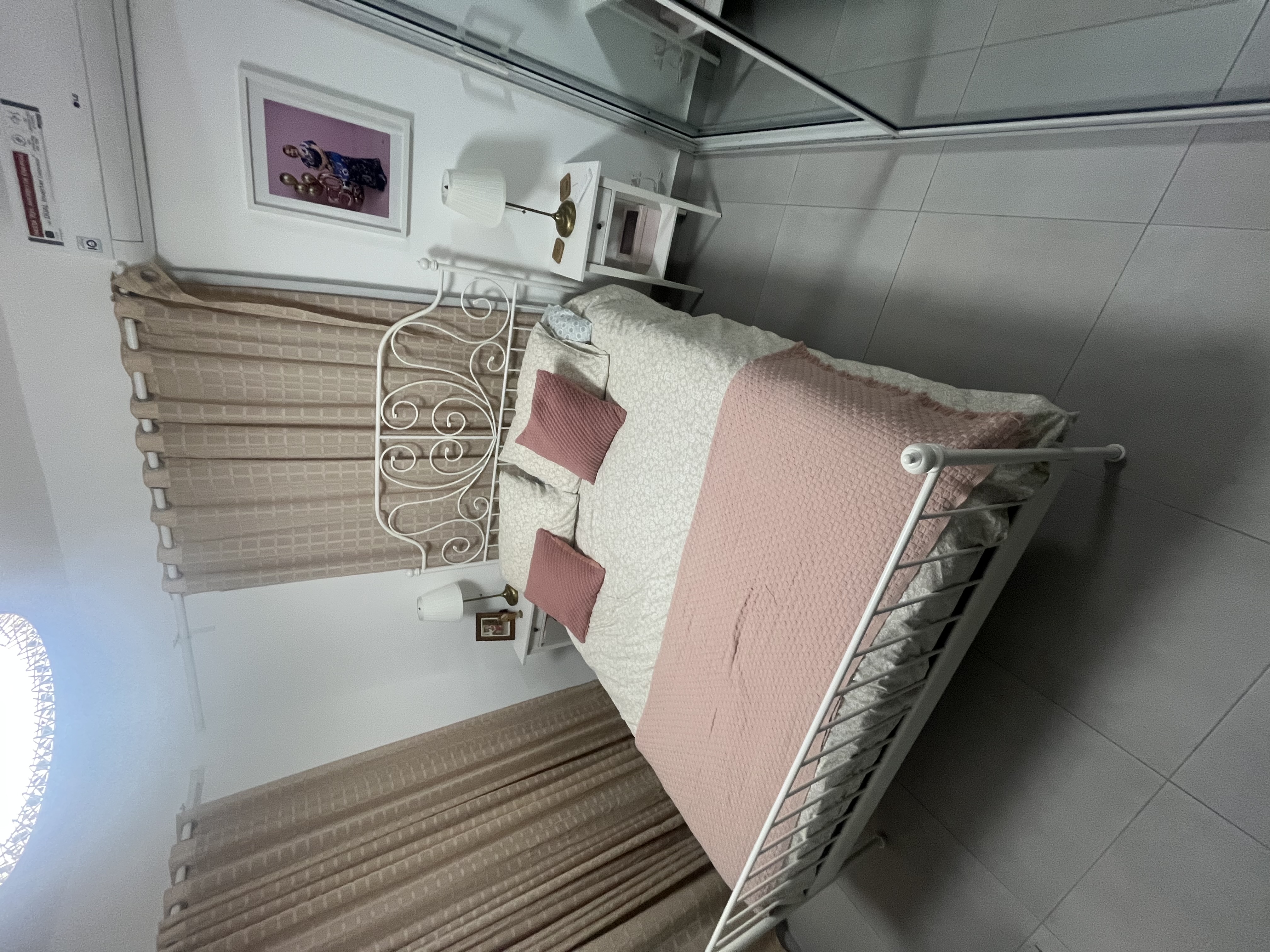 muebles y colchones - Vendo Cama Queen (incluye colchón)