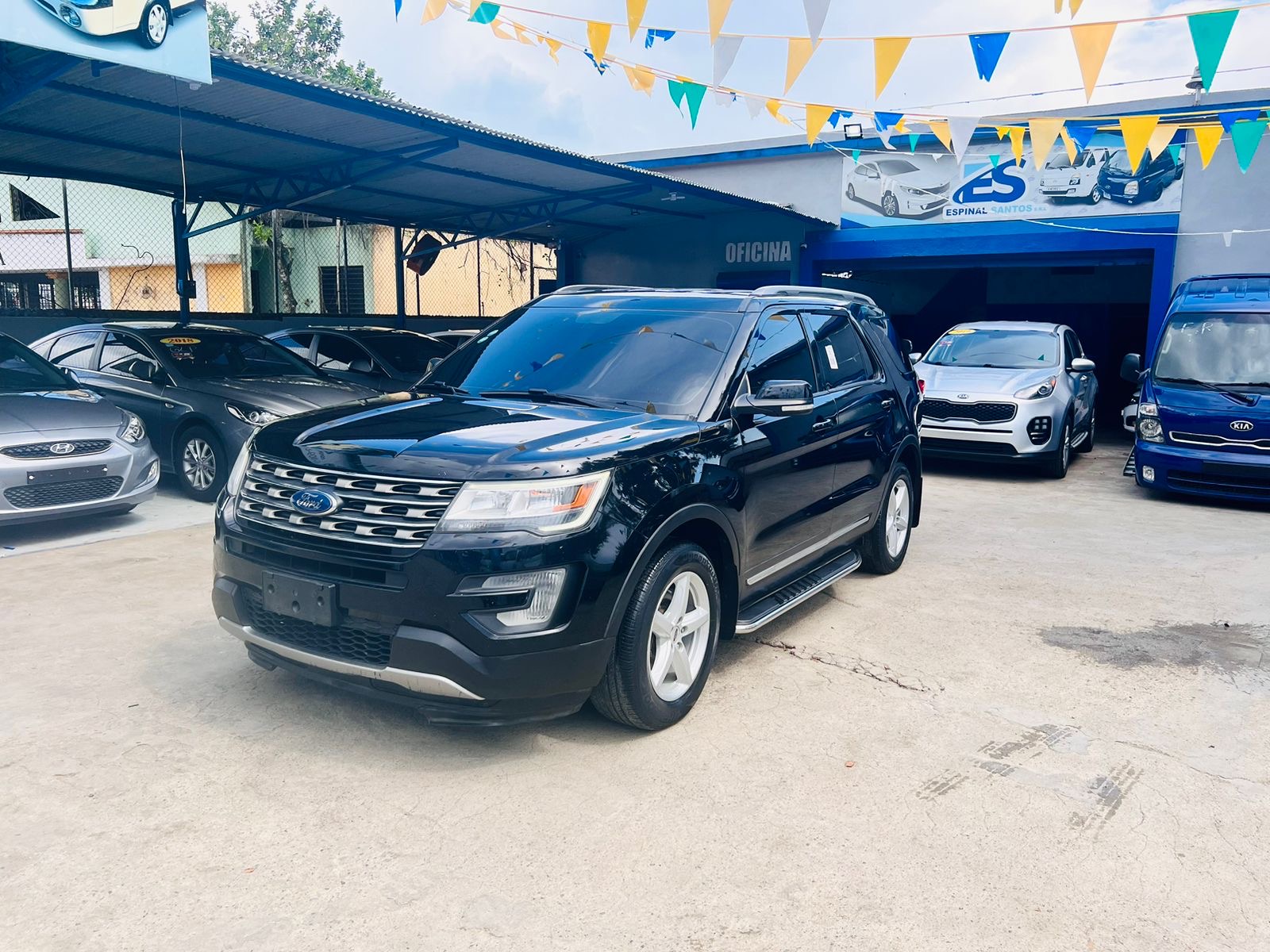 jeepetas y camionetas - 2017 ford explore 4X4 en buena condicion. 4