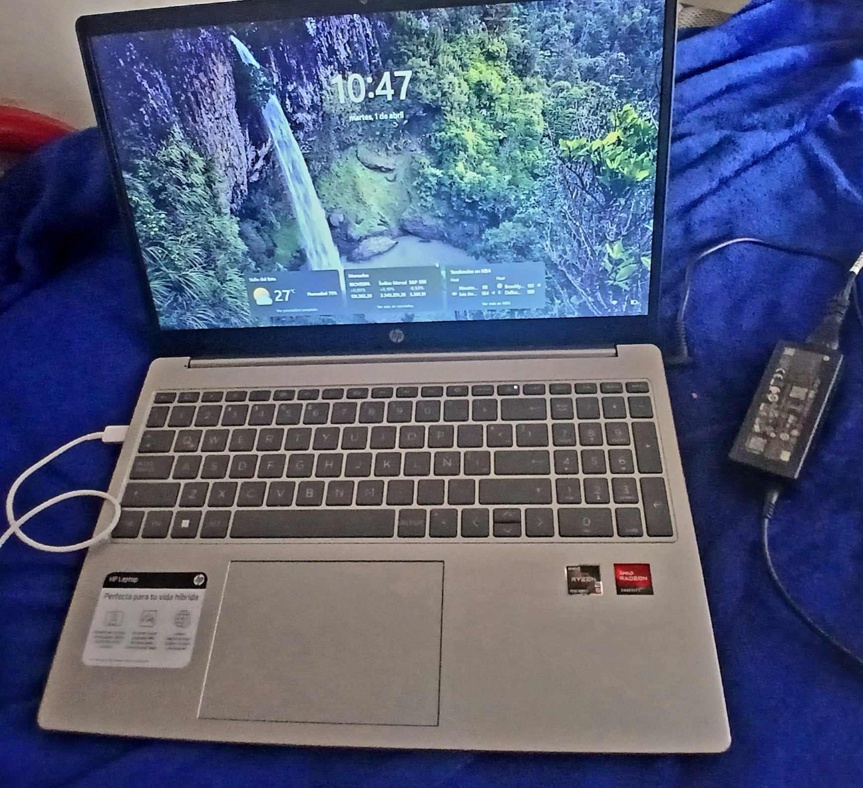 computadoras y laptops - Hp hp ryzen 5 7520u 16gb ram 1